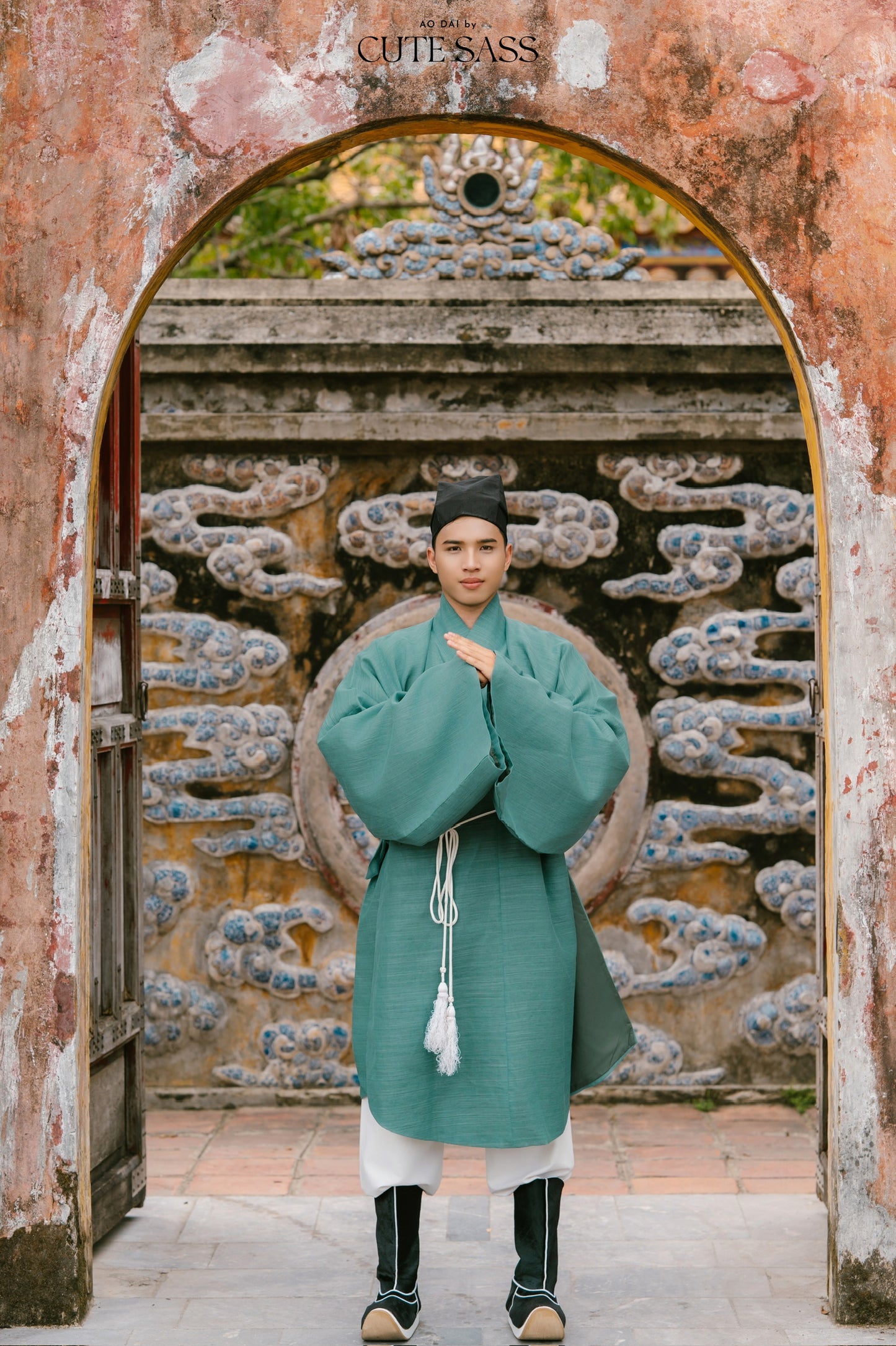Ao Giao Linh Green - Crossed-Collared Robe