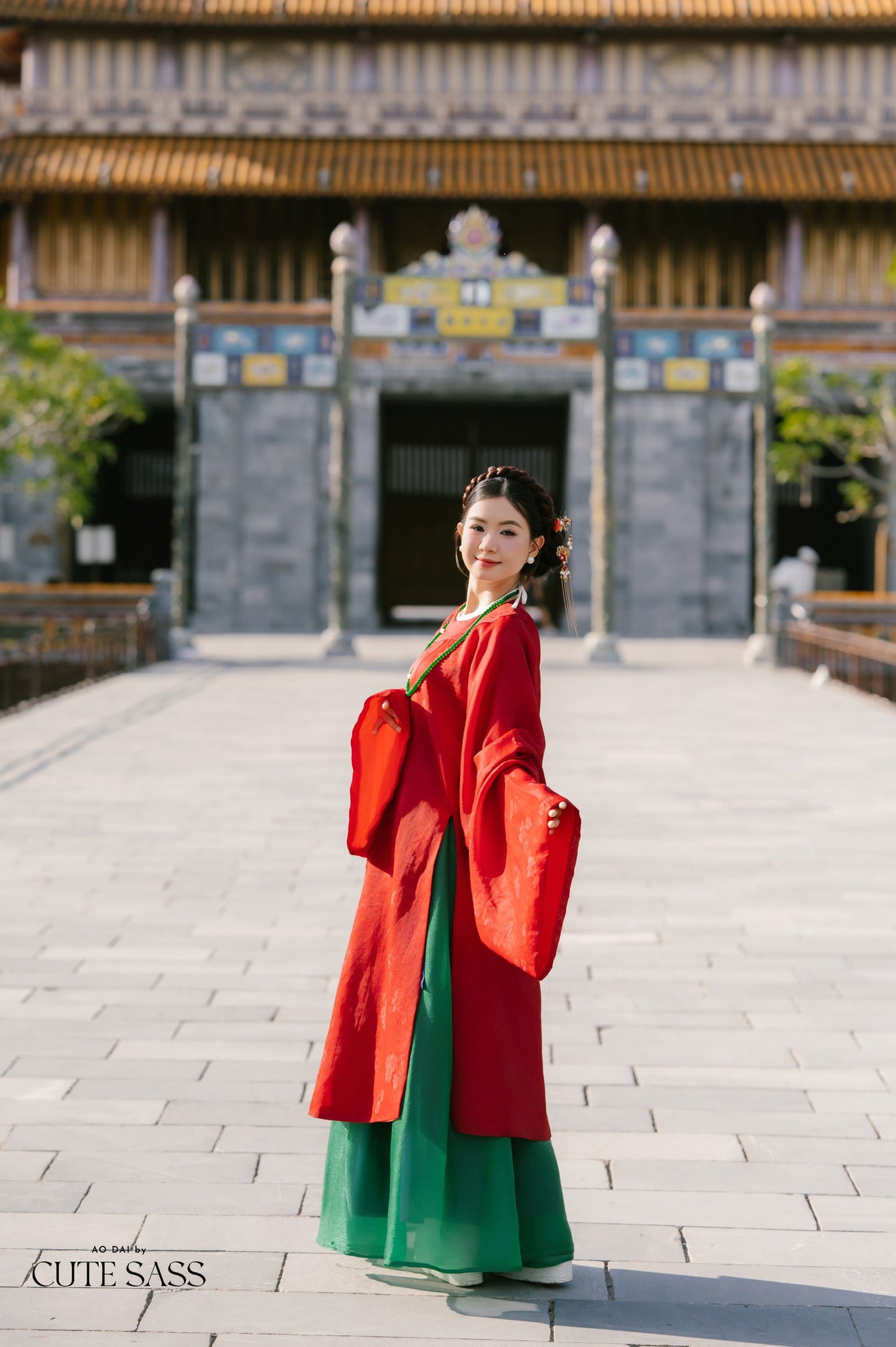 Ao Tu Dien Red - Four-Panel Robe
