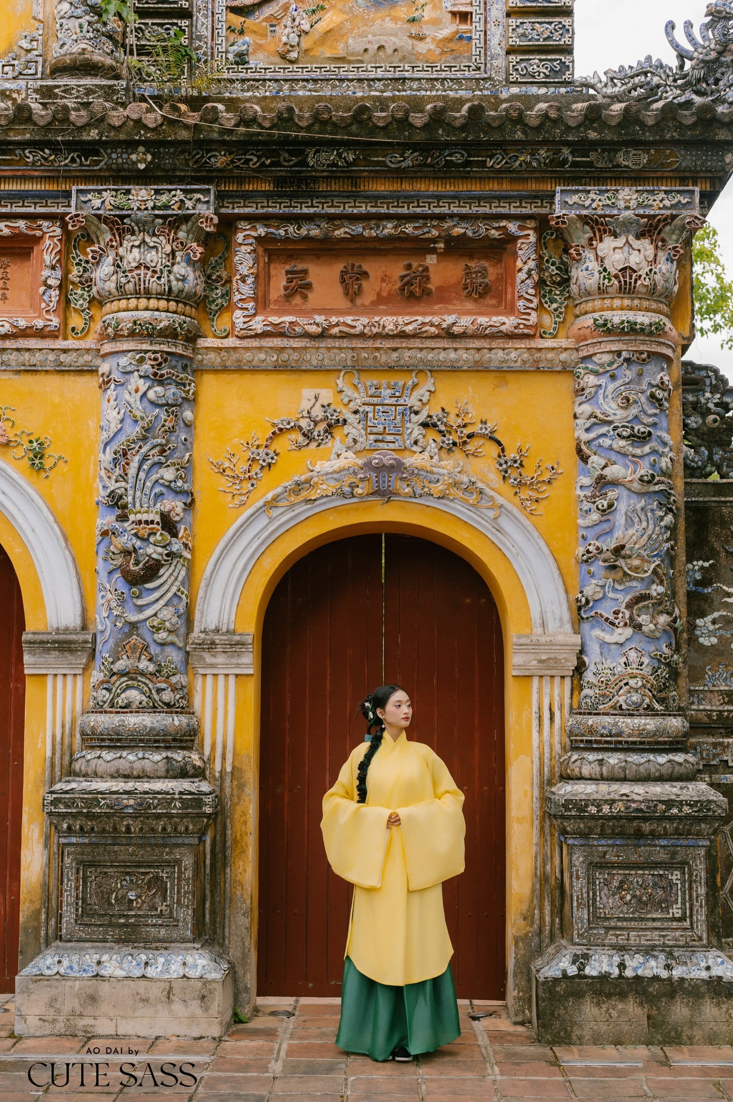 Ao Giao Linh Yellow - Crossed-Collared Robe