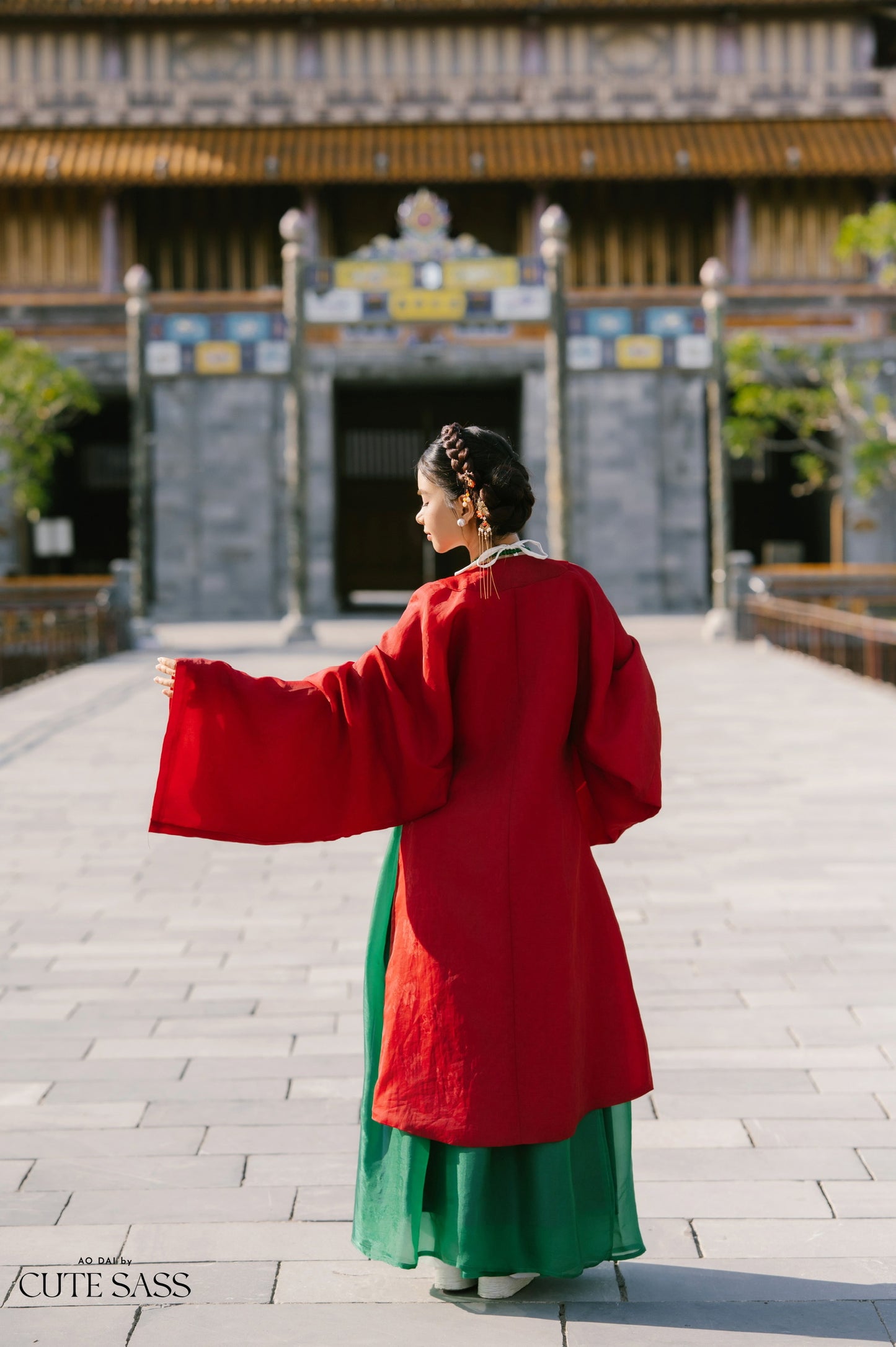 Ao Tu Dien Red - Four-Panel Robe