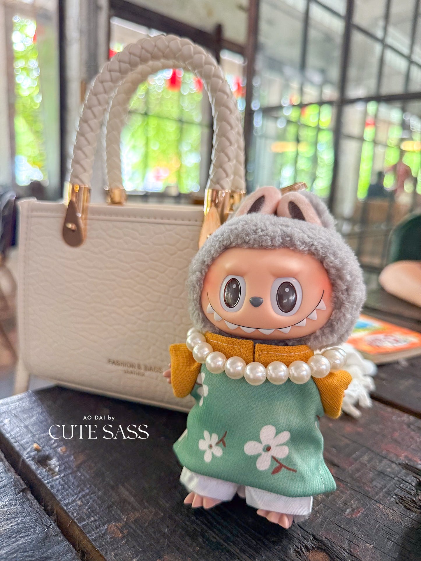 Cyan Daisy Mini Vietnamese Ao Dai Set for Labubu – Includes Pants & Pearl Necklace (Doll Not Included)