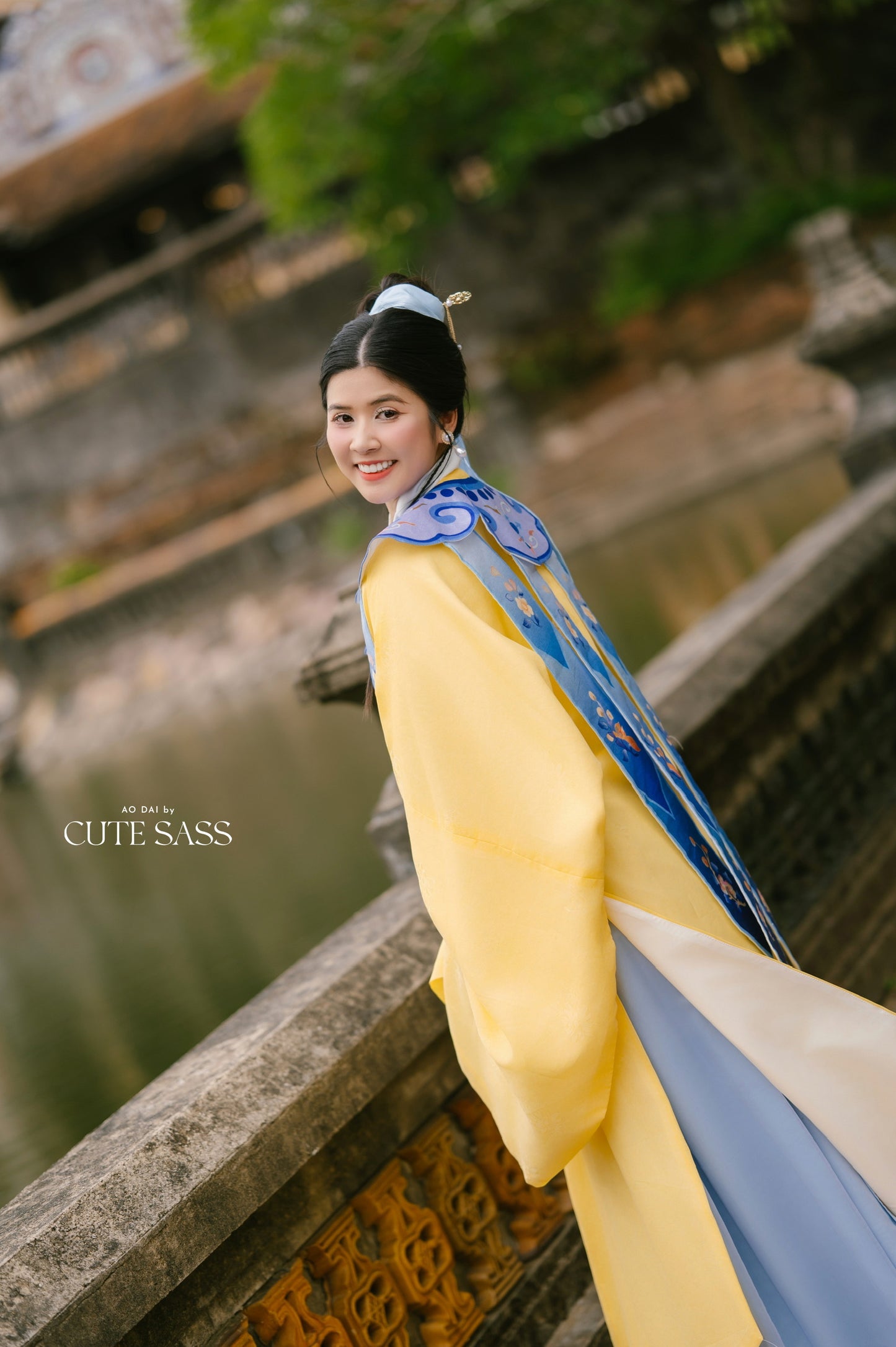 Van Kien - Cloud Shoulder Cape