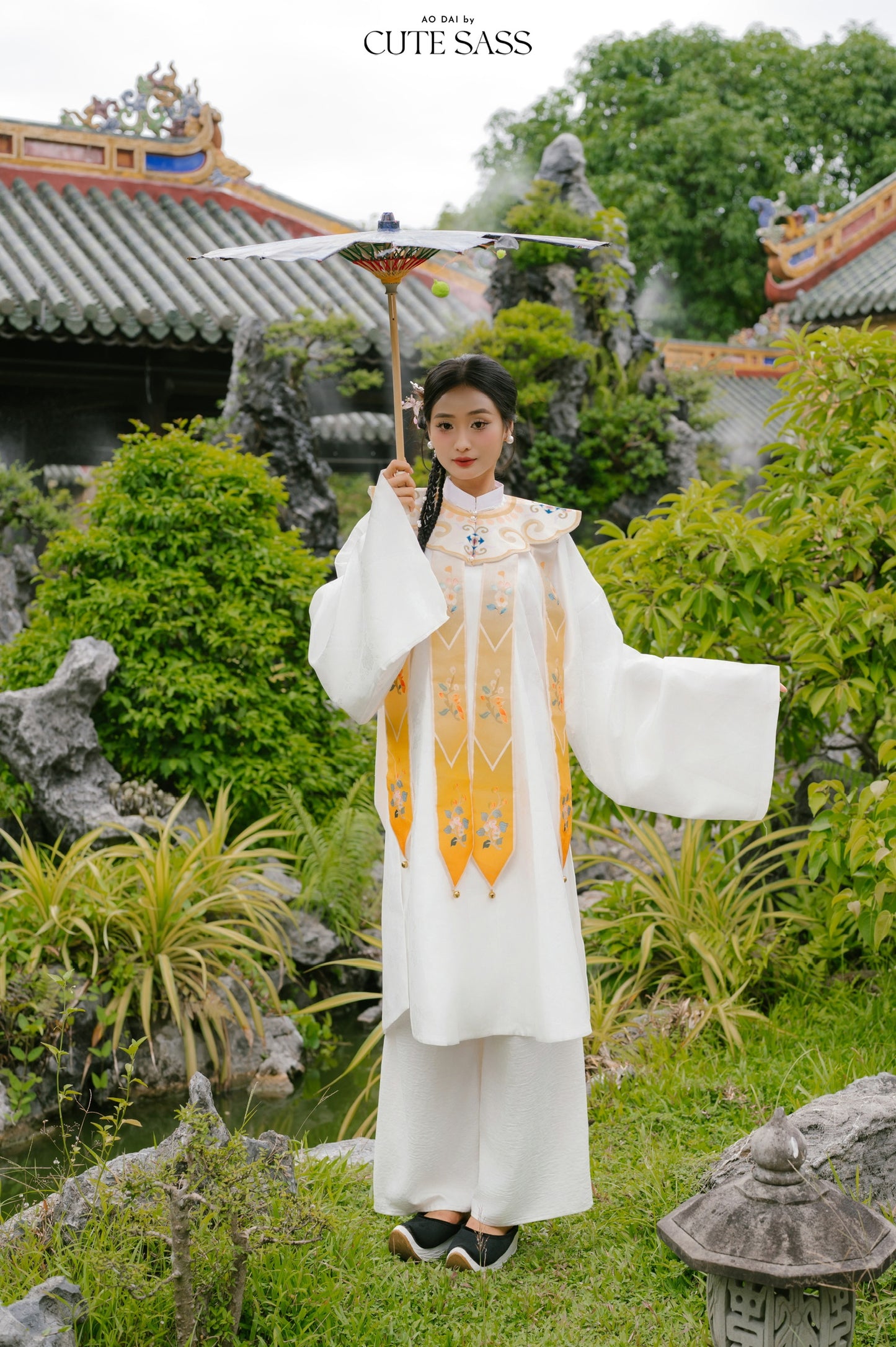 Van Kien - Cloud Shoulder Cape