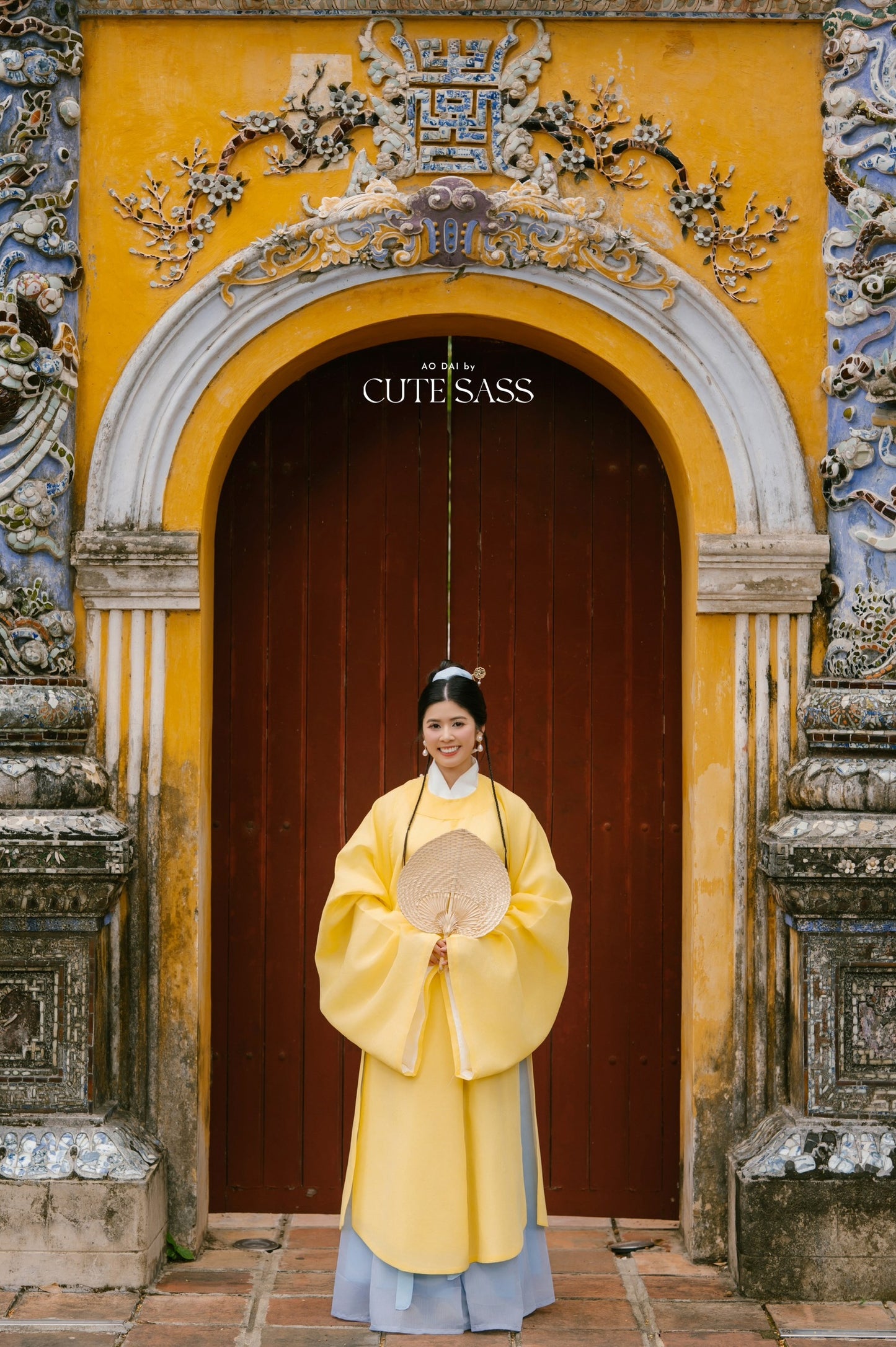 Ao Vien Linh Yellow - Round-Collared Robe