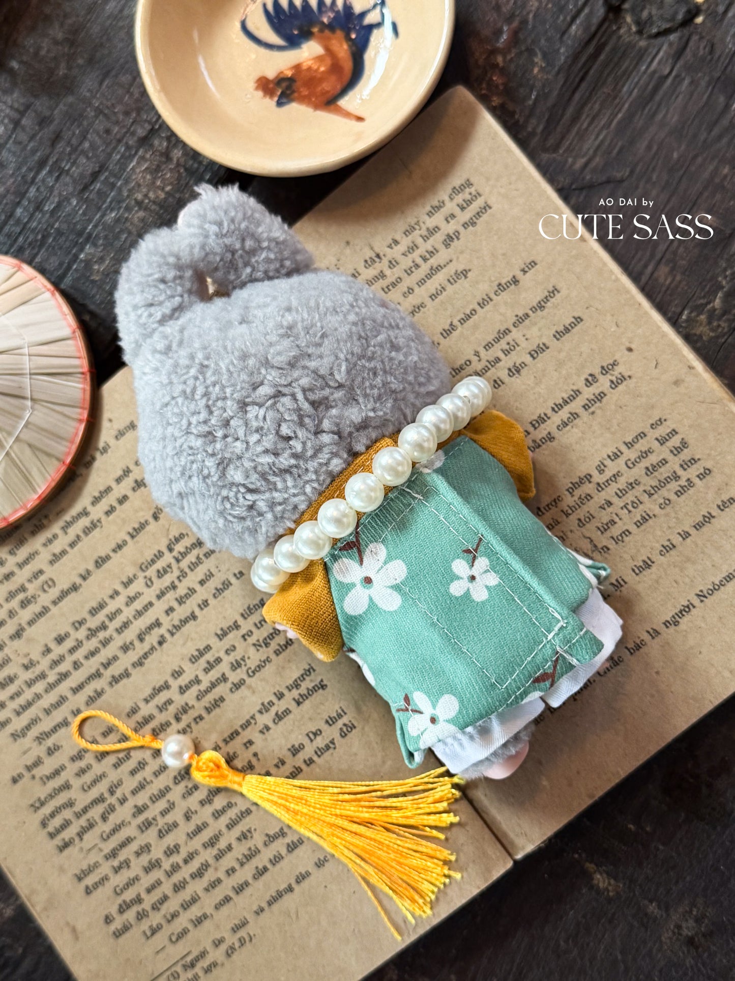 Cyan Daisy Mini Vietnamese Ao Dai Set for Labubu – Includes Pants & Pearl Necklace (Doll Not Included)