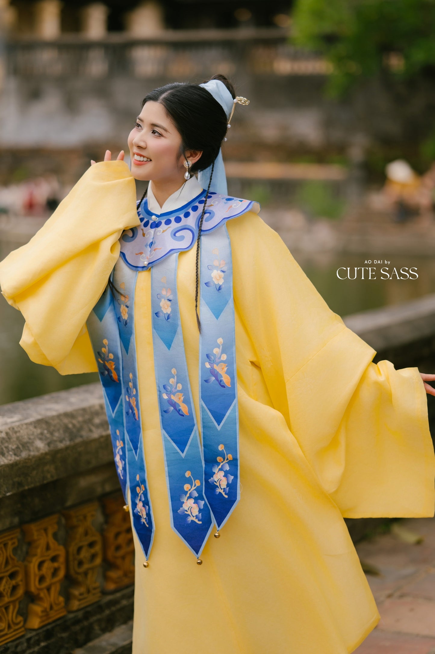 Van Kien - Cloud Shoulder Cape