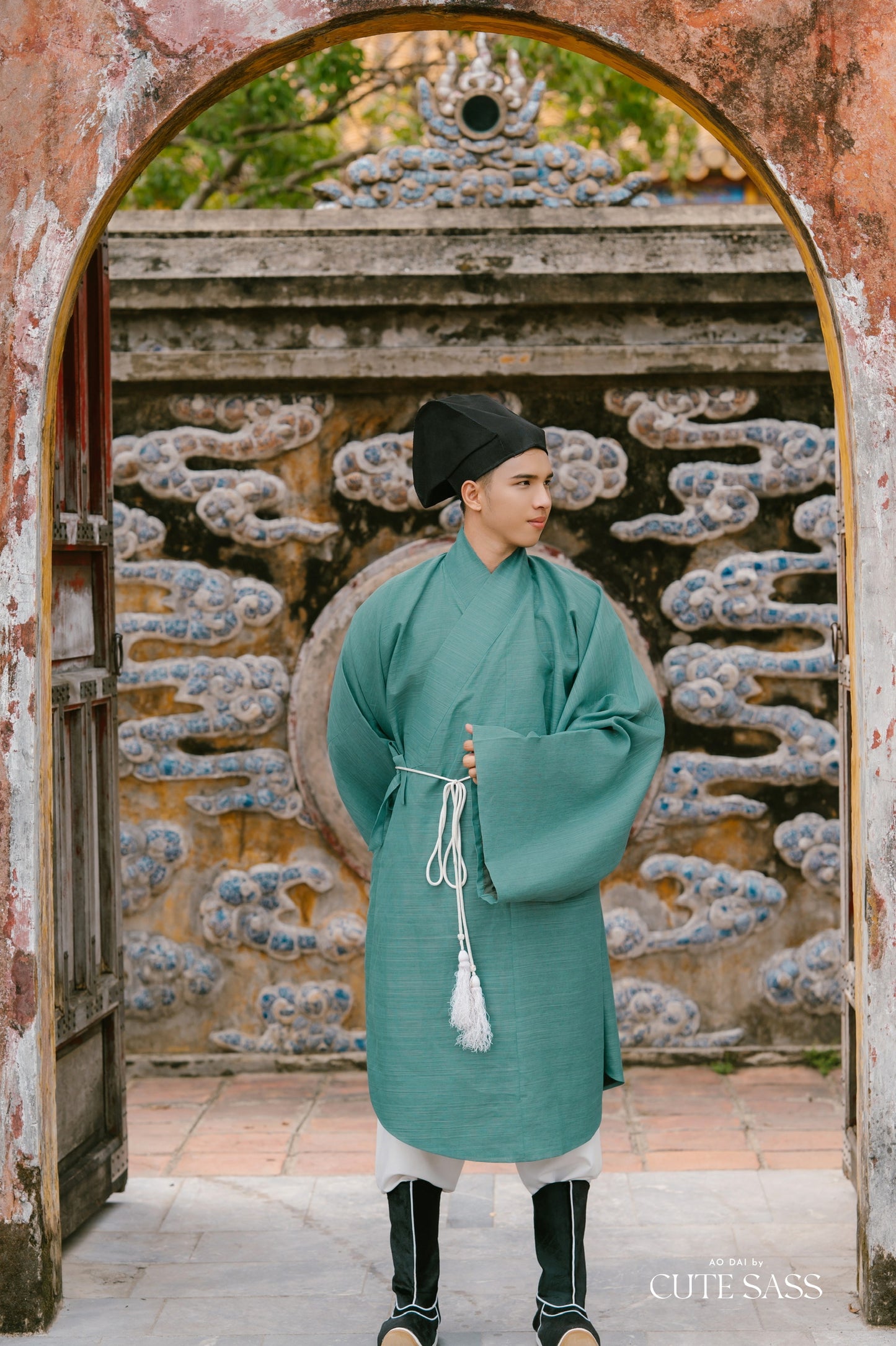 Ao Giao Linh Green - Crossed-Collared Robe