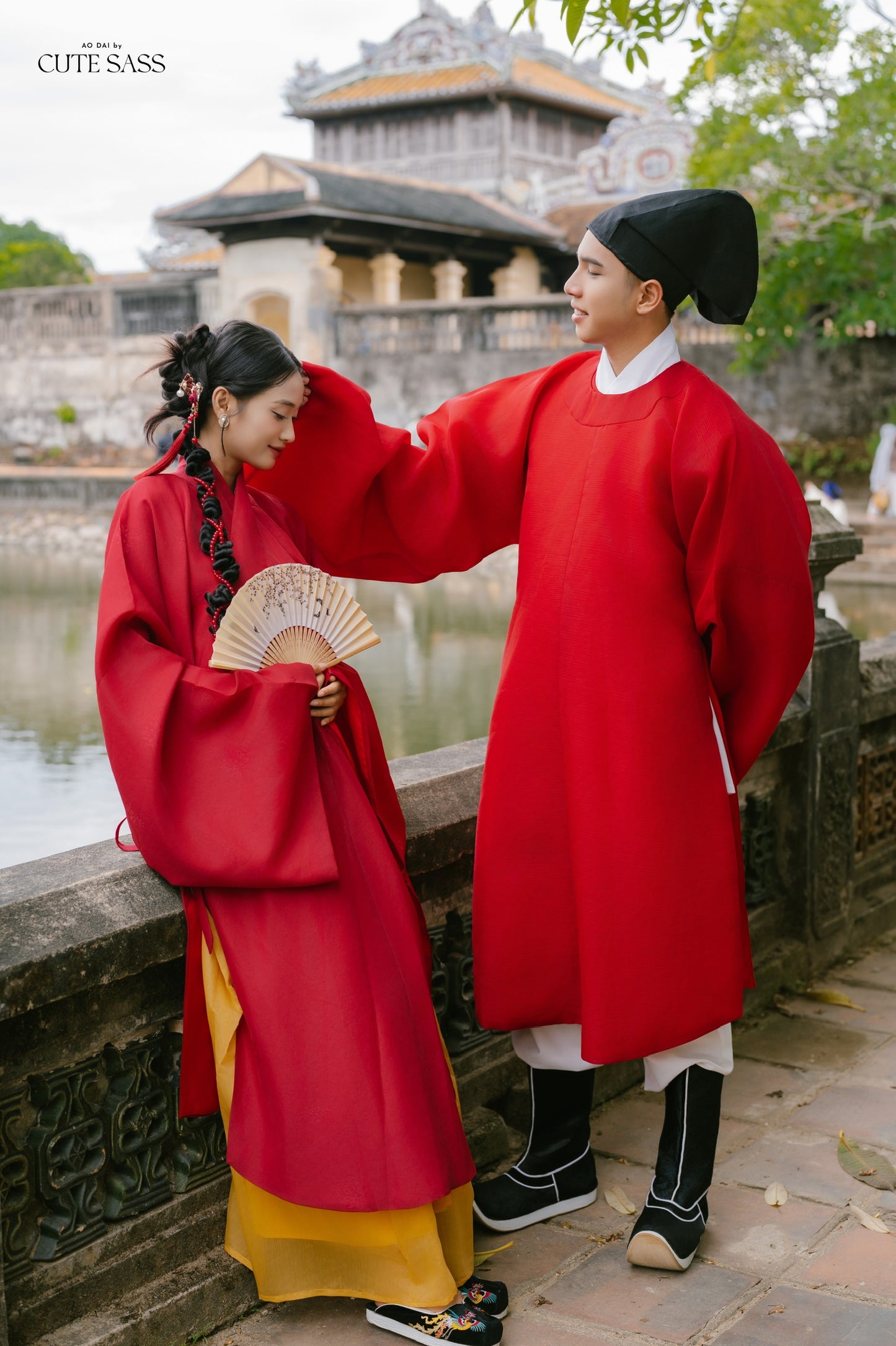 Ao Giao Linh Red - Crossed-Collared Robe