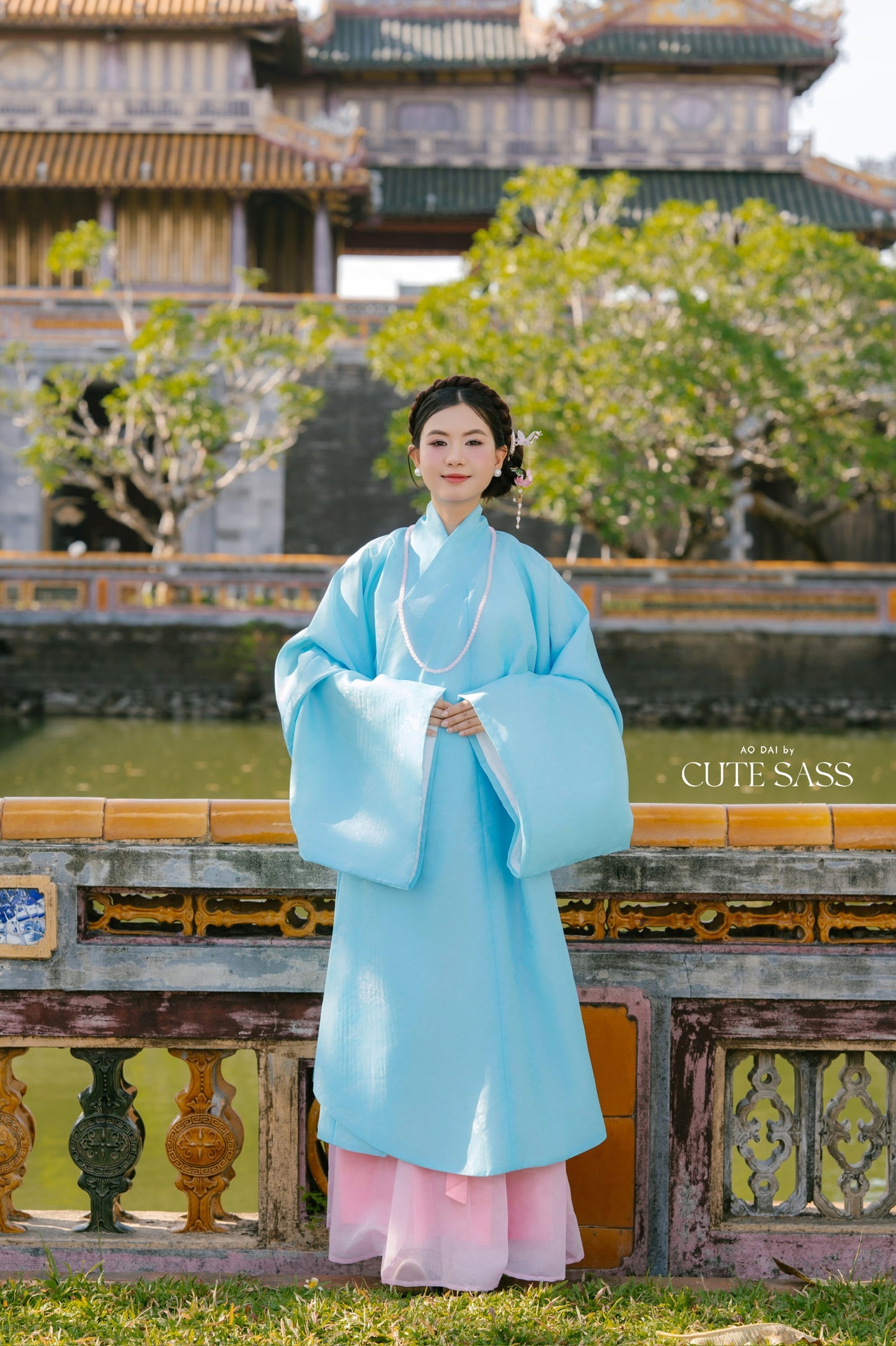 Ao Giao Linh Blue - Crossed-Collared Robe