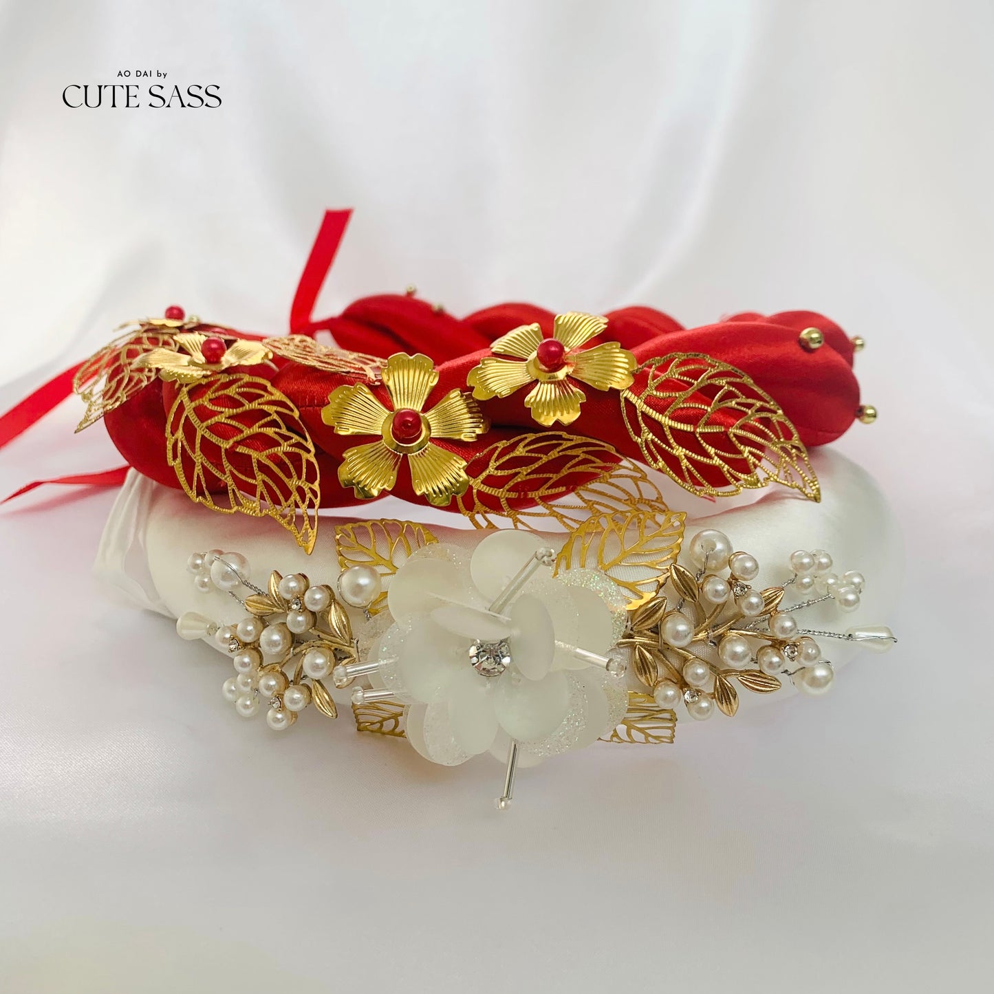 White / Red Headband with 3D Flowers - Man