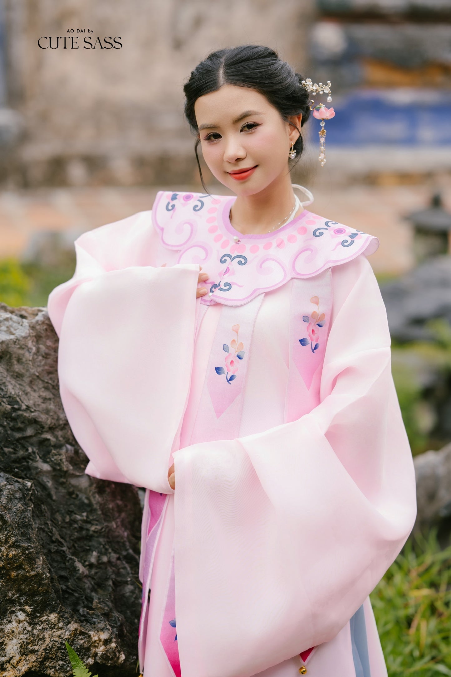 Van Kien - Cloud Shoulder Cape
