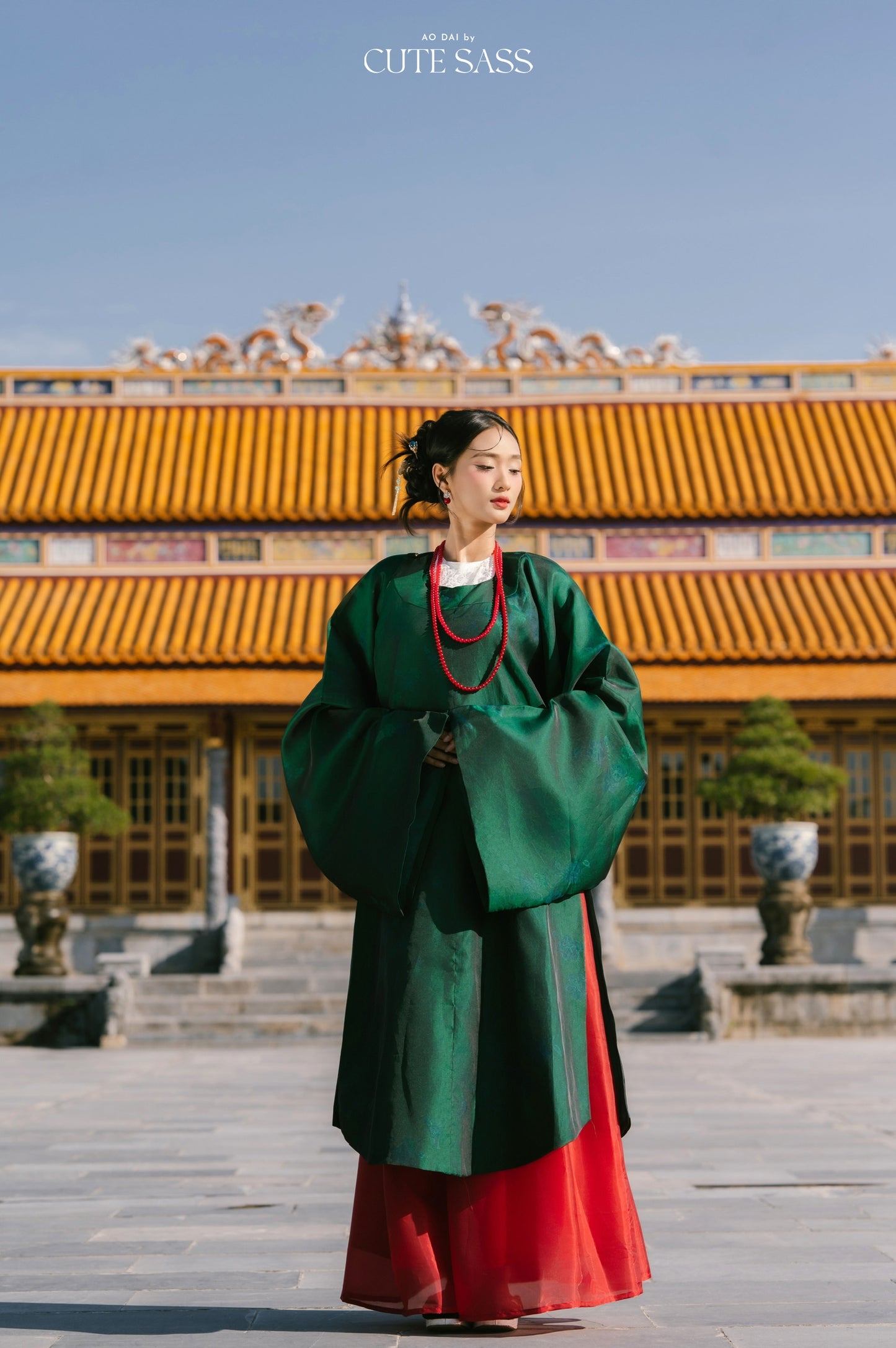 Ao Vien Linh Green - Round-Collared Robe