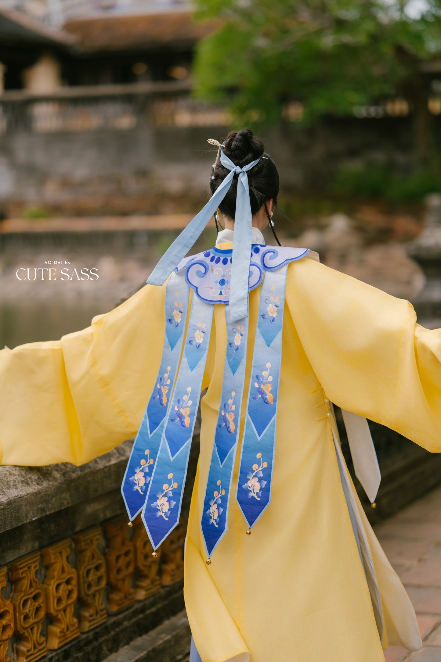 Van Kien - Cloud Shoulder Cape
