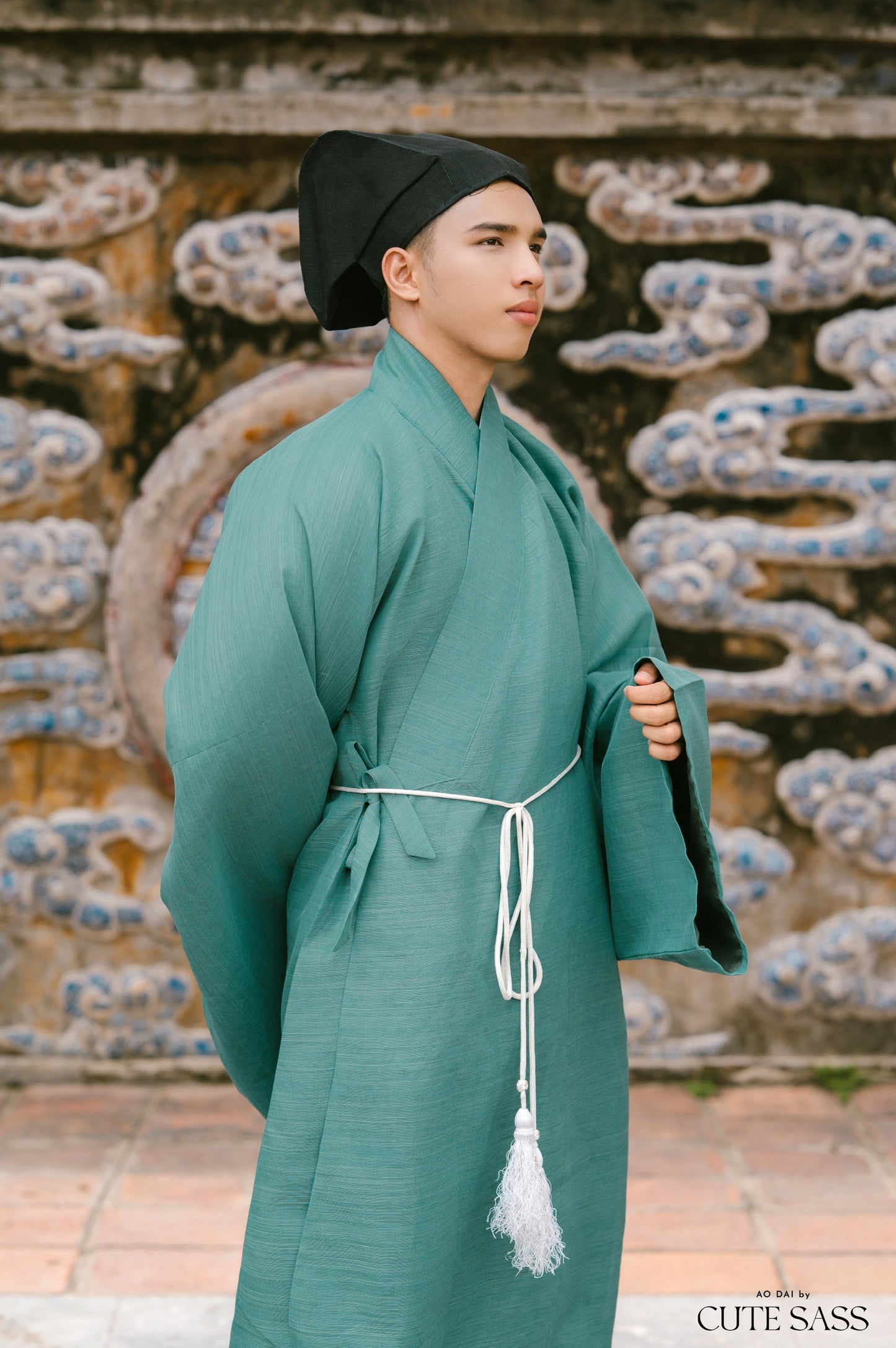 Ao Giao Linh Green - Crossed-Collared Robe