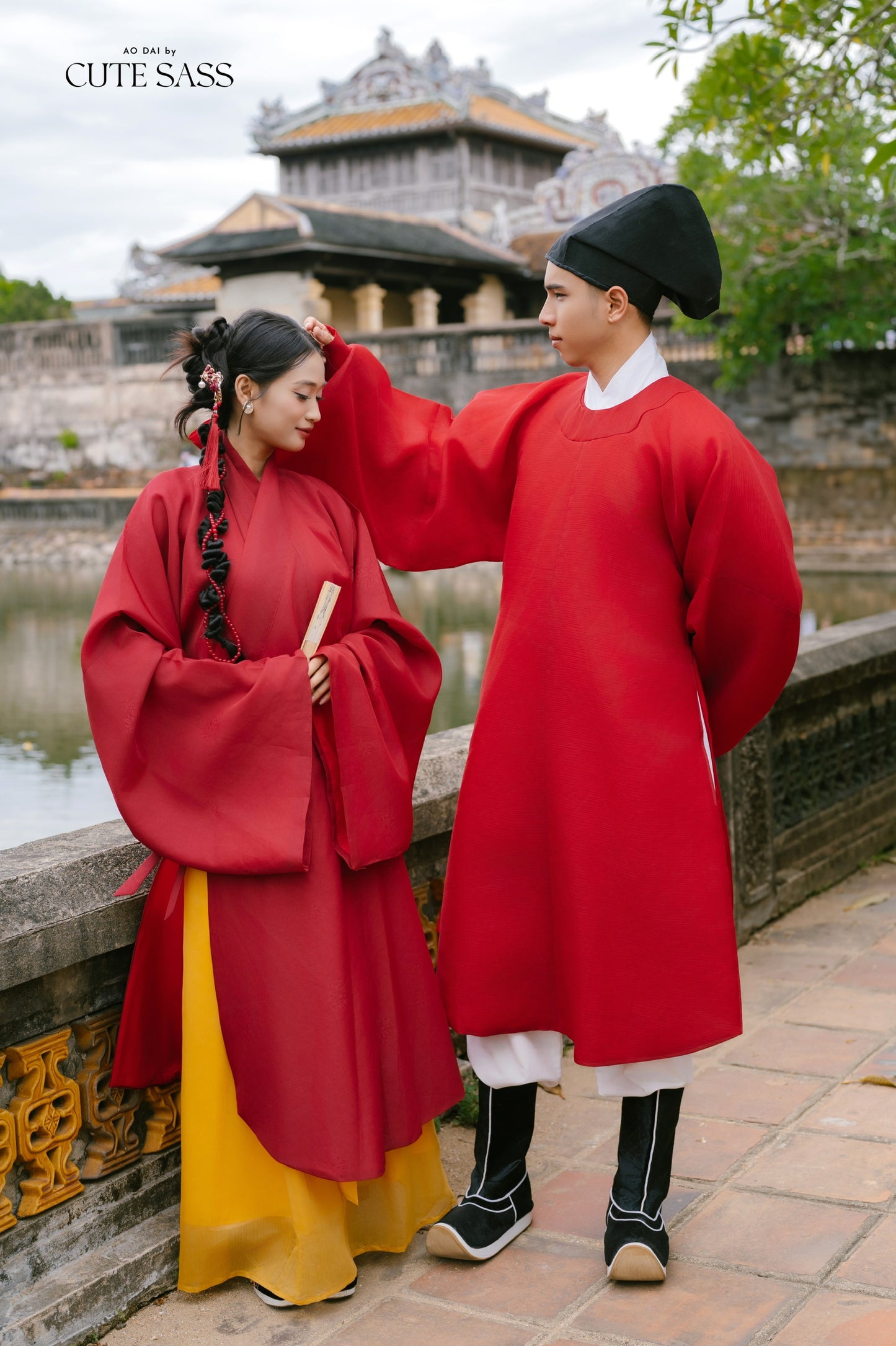 Ao Giao Linh Red - Crossed-Collared Robe