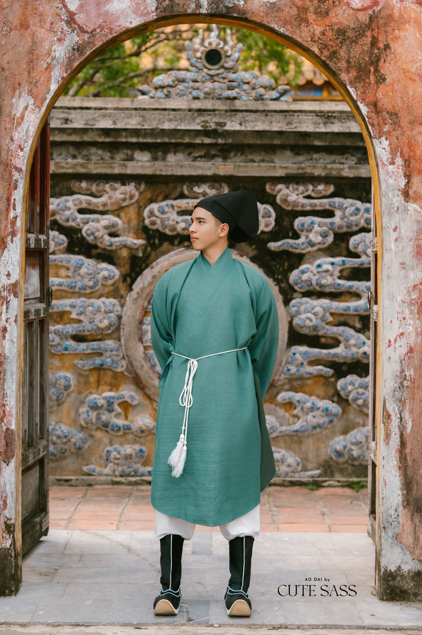 Ao Giao Linh Green - Crossed-Collared Robe