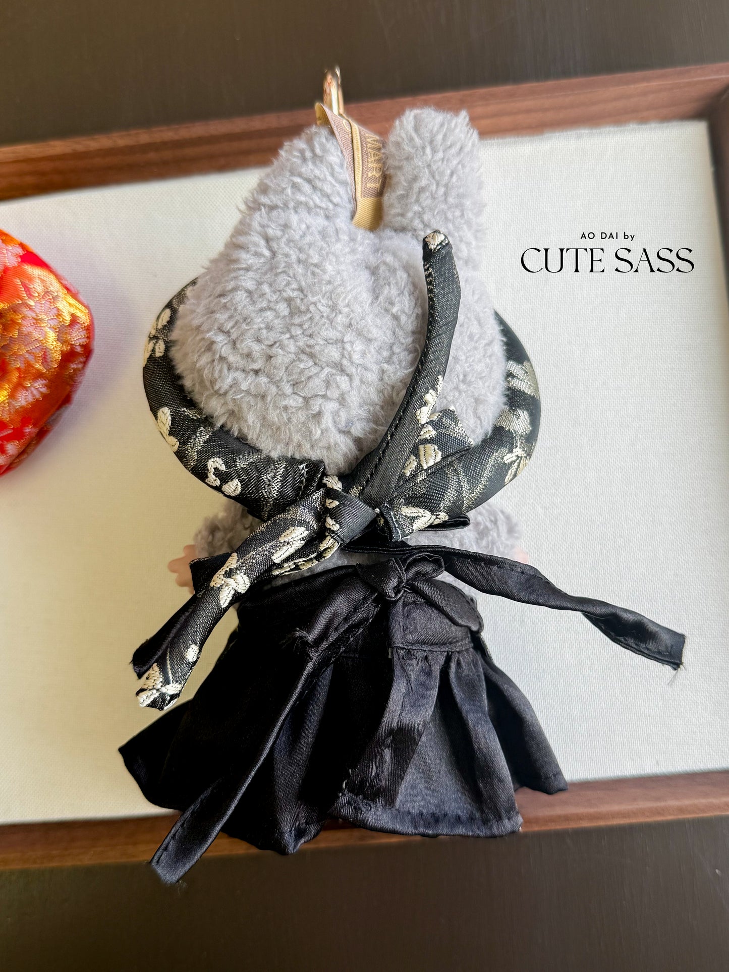 Black/Gold Eclipse Yem-Inspired Vietnamese Ao Dai Set for Labubu – Includes Pants & Headband (Doll Not Included)