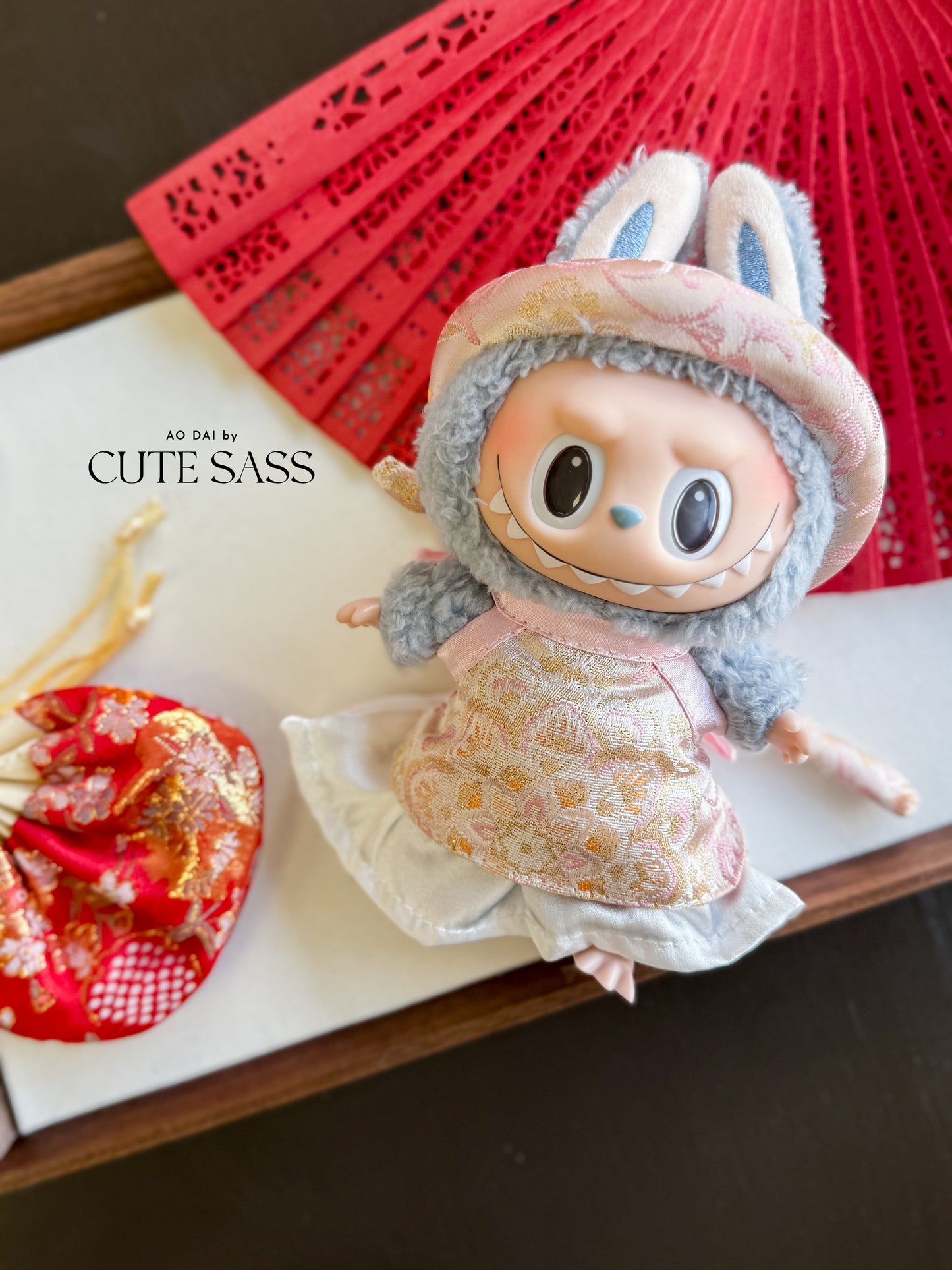 Pink/Gold Shiny Yem-Inspired Vietnamese Ao Dai Set for Labubu – Includes Pants & Headband (Doll Not Included)