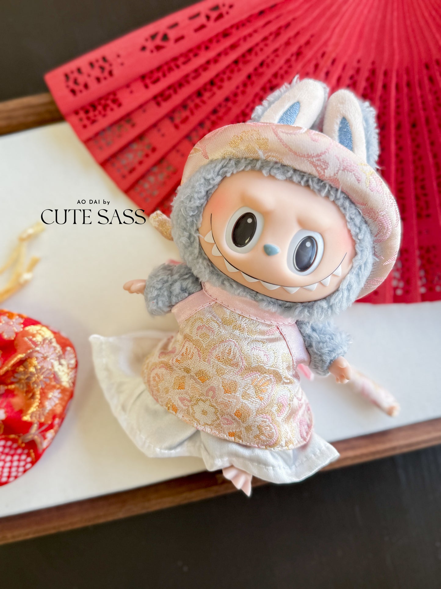 Pink/Gold Shiny Yem-Inspired Vietnamese Ao Dai Set for Labubu – Includes Pants & Headband (Doll Not Included)