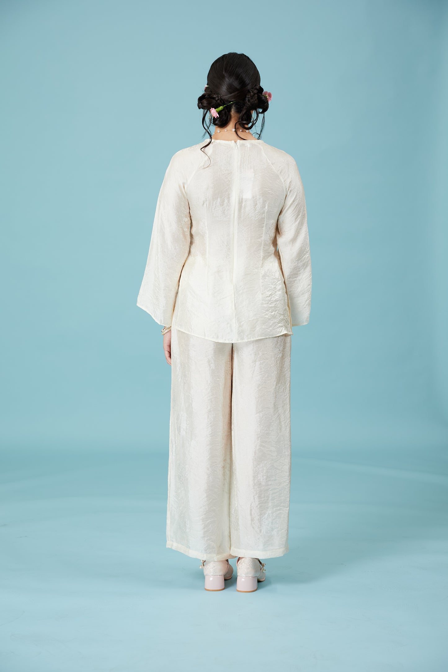 Vân - Cream Bow Knot Round Collar Bà Ba Top Only, No Pants