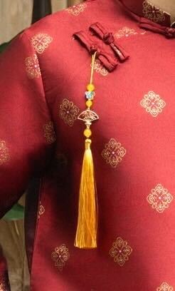 Ao Dai Pin, Tassels