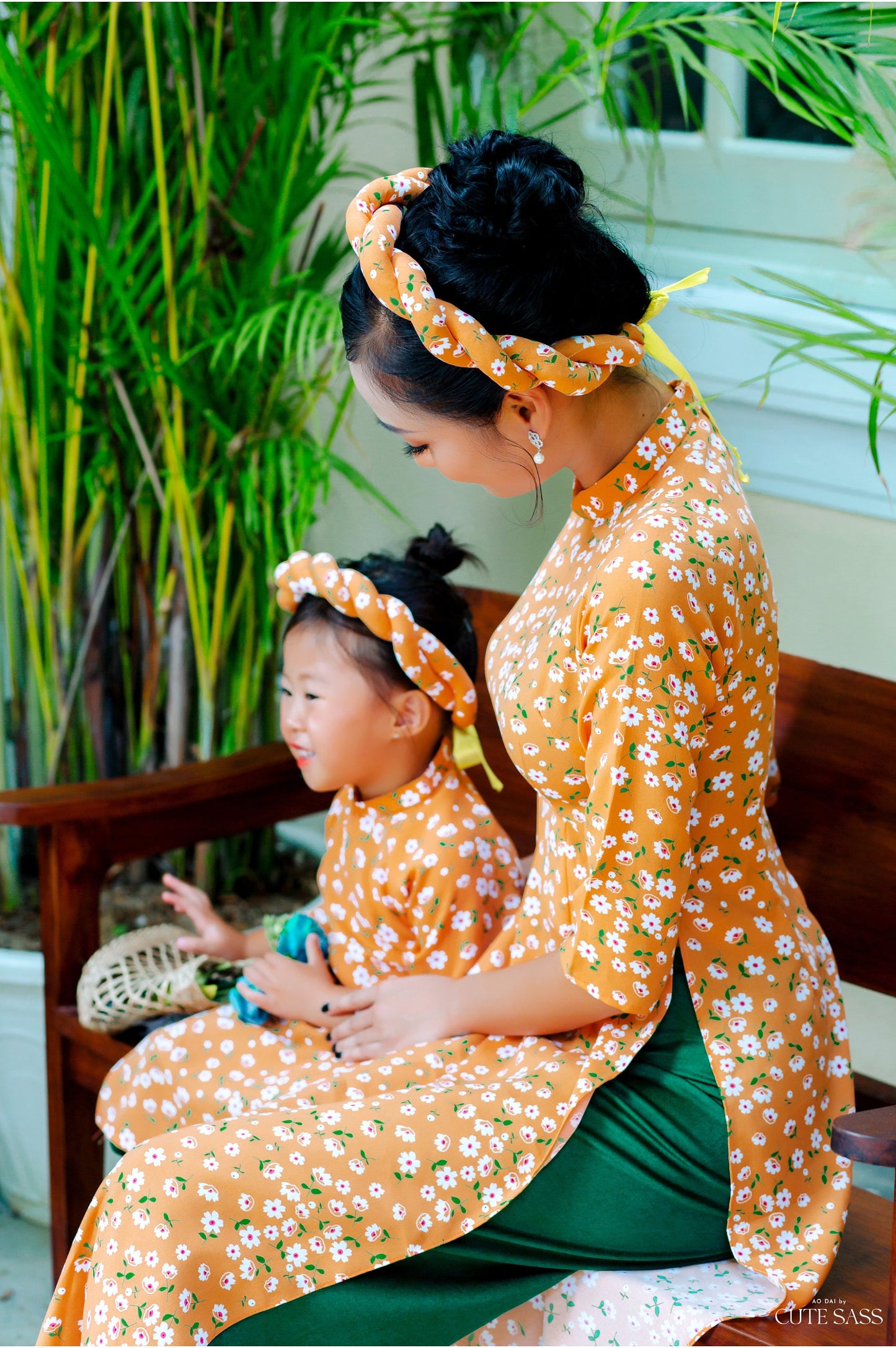 Mom and Daughter Orange Matching Ao Dai Set with Headbands