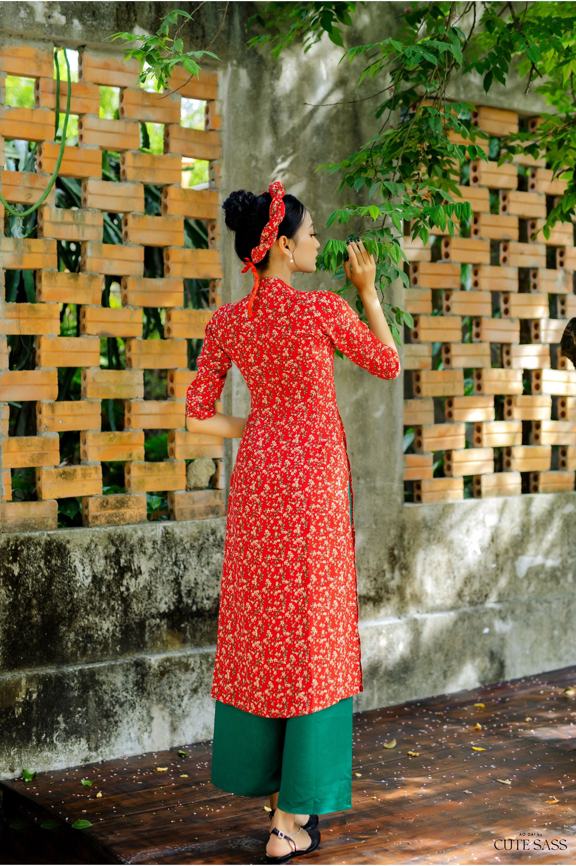 NEW PATTERN Mom and Daughter Red Matching Ao Dai Set with Headbands