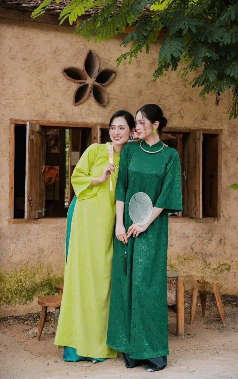Shifted Green Gam Ao Dai Top Only, NO PANTS
