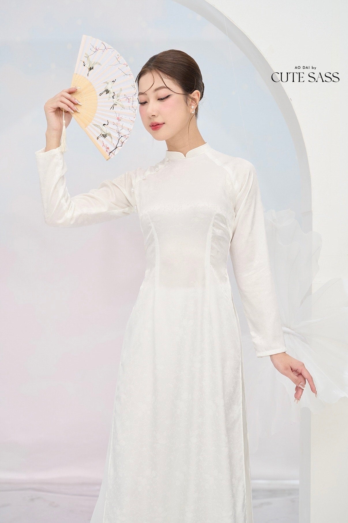 Tinh Kỳ - White High Collar Ao Dai Set |Pre-made Traditional Vietnamese Ao Dai|Ao Dai with Pants|Graduaion