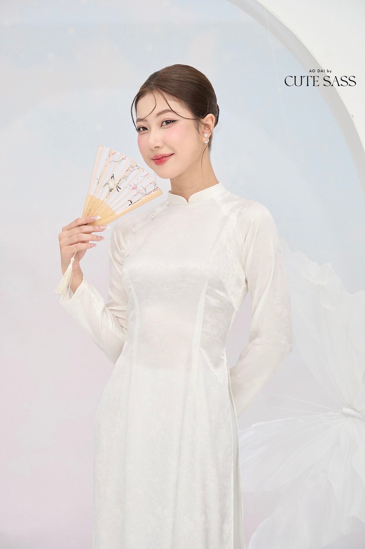 Tinh Kỳ - White High Collar Ao Dai Set |Pre-made Traditional Vietnamese Ao Dai|Ao Dai with Pants|Graduaion