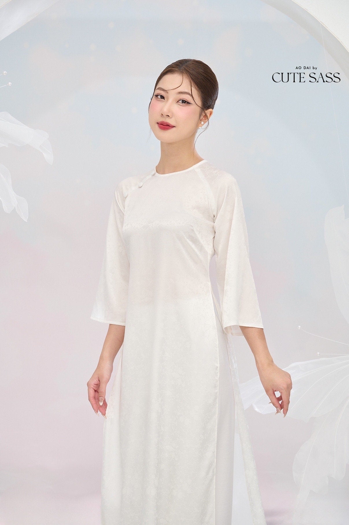 Tinh Kỳ - White Round Collar Ao Dai Set |Pre-made Traditional Vietnamese Ao Dai|Ao Dai with Pants|Graduaion