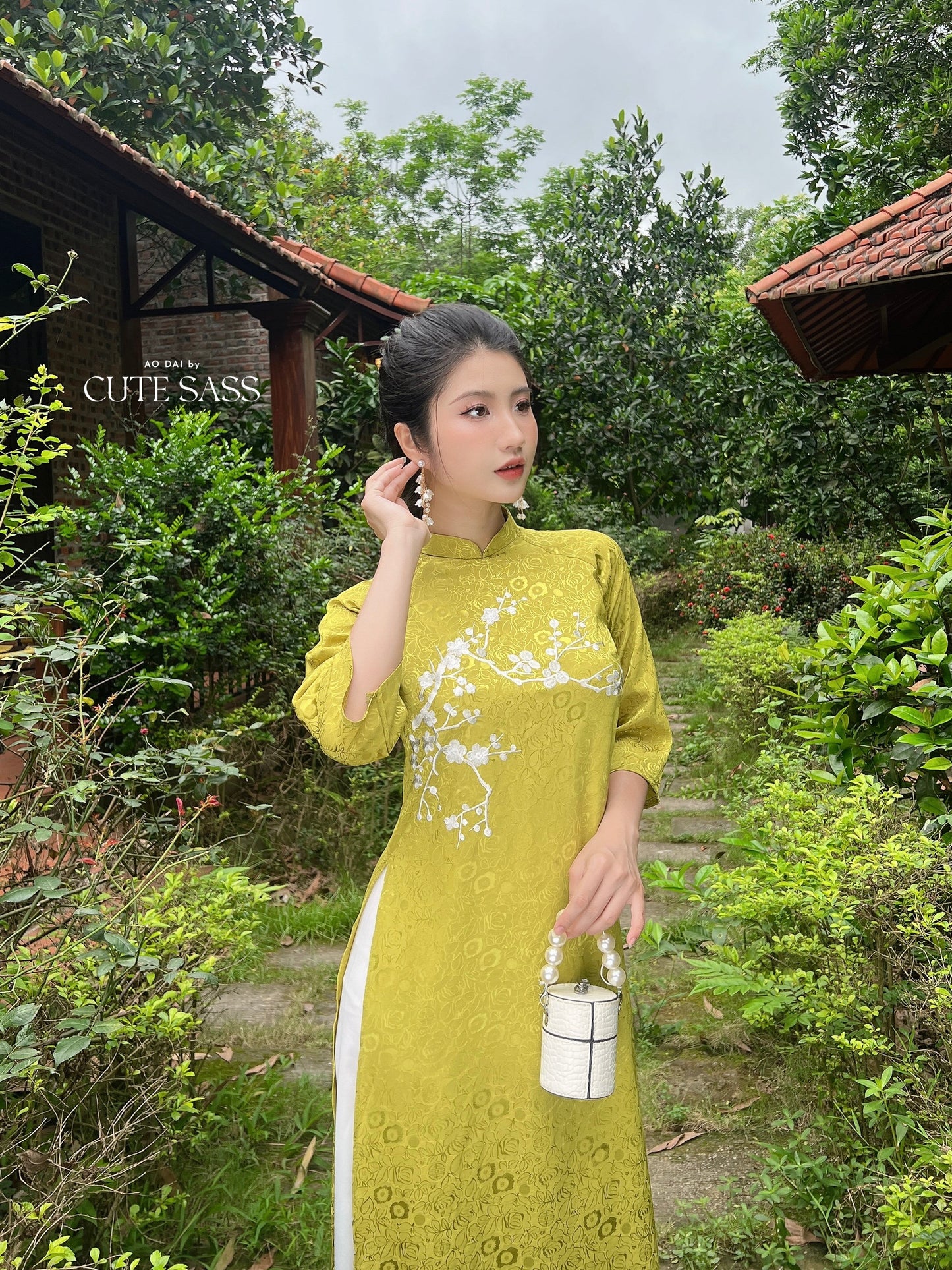 Shifted Lime Gam Embroidery Ao Dai Set | Pre-made Vietnamese Ao Dai| Women Ao Dai | Lunar New Year| Ao Dai Truyen Thong|15D