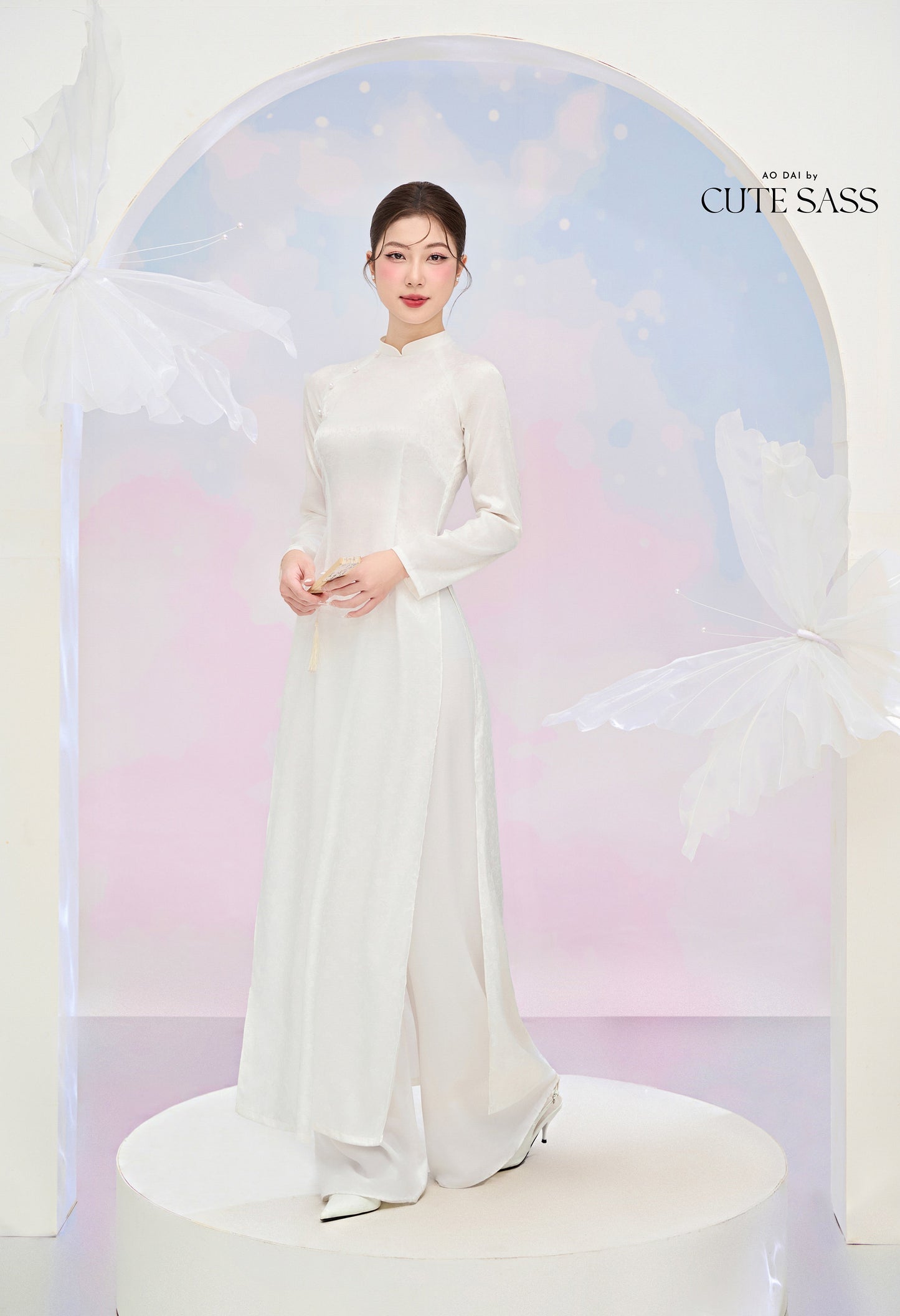 Tinh Kỳ - White High Collar Ao Dai Set |Pre-made Traditional Vietnamese Ao Dai|Ao Dai with Pants|Graduaion