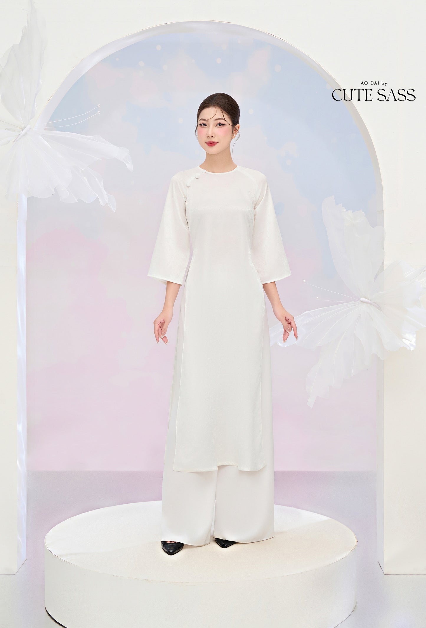 Tinh Kỳ - White Round Collar Ao Dai Set |Pre-made Traditional Vietnamese Ao Dai|Ao Dai with Pants|Graduaion