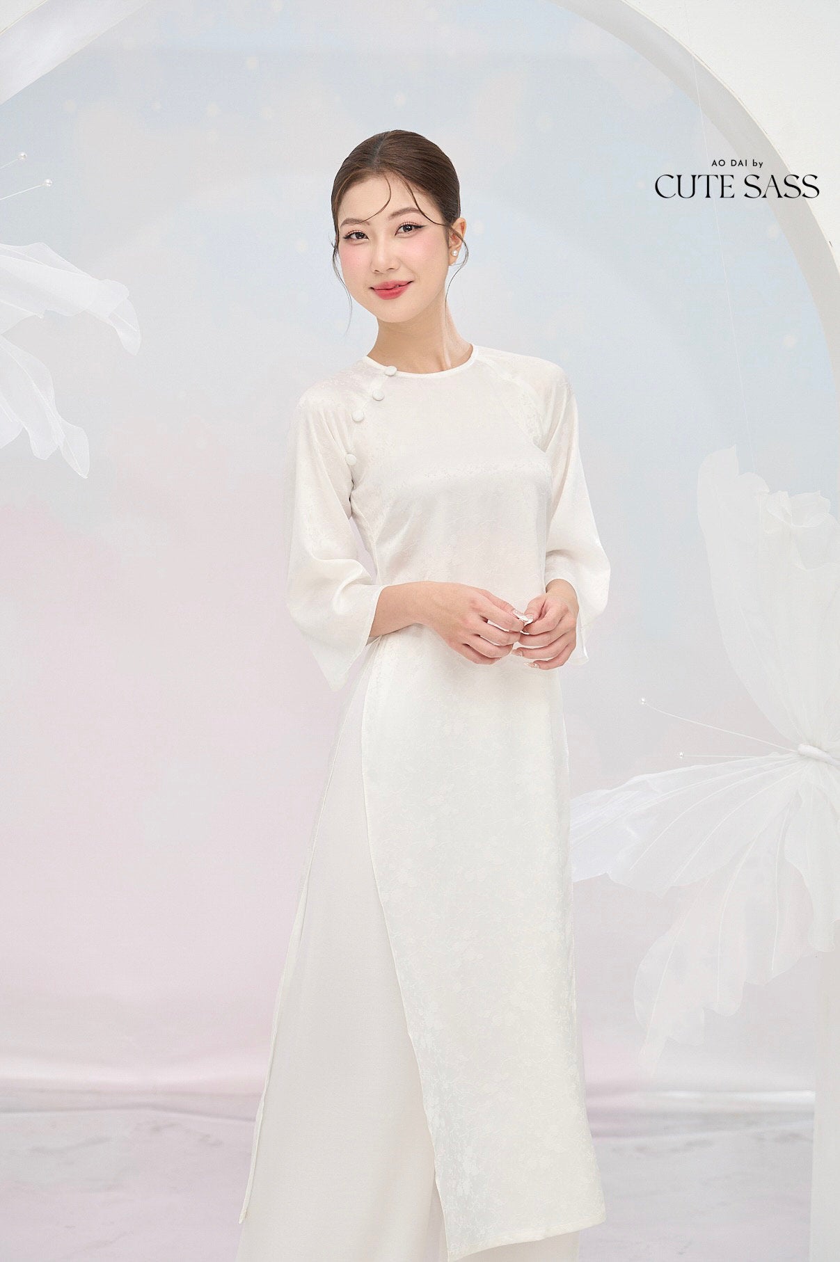 Tinh Kỳ - White Round Collar Ao Dai Set |Pre-made Traditional Vietnamese Ao Dai|Ao Dai with Pants|Graduaion