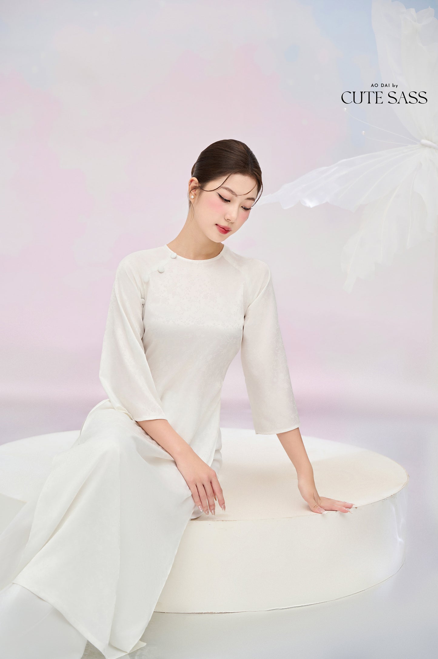 Tinh Kỳ - White Round Collar Ao Dai Set |Pre-made Traditional Vietnamese Ao Dai|Ao Dai with Pants|Graduaion