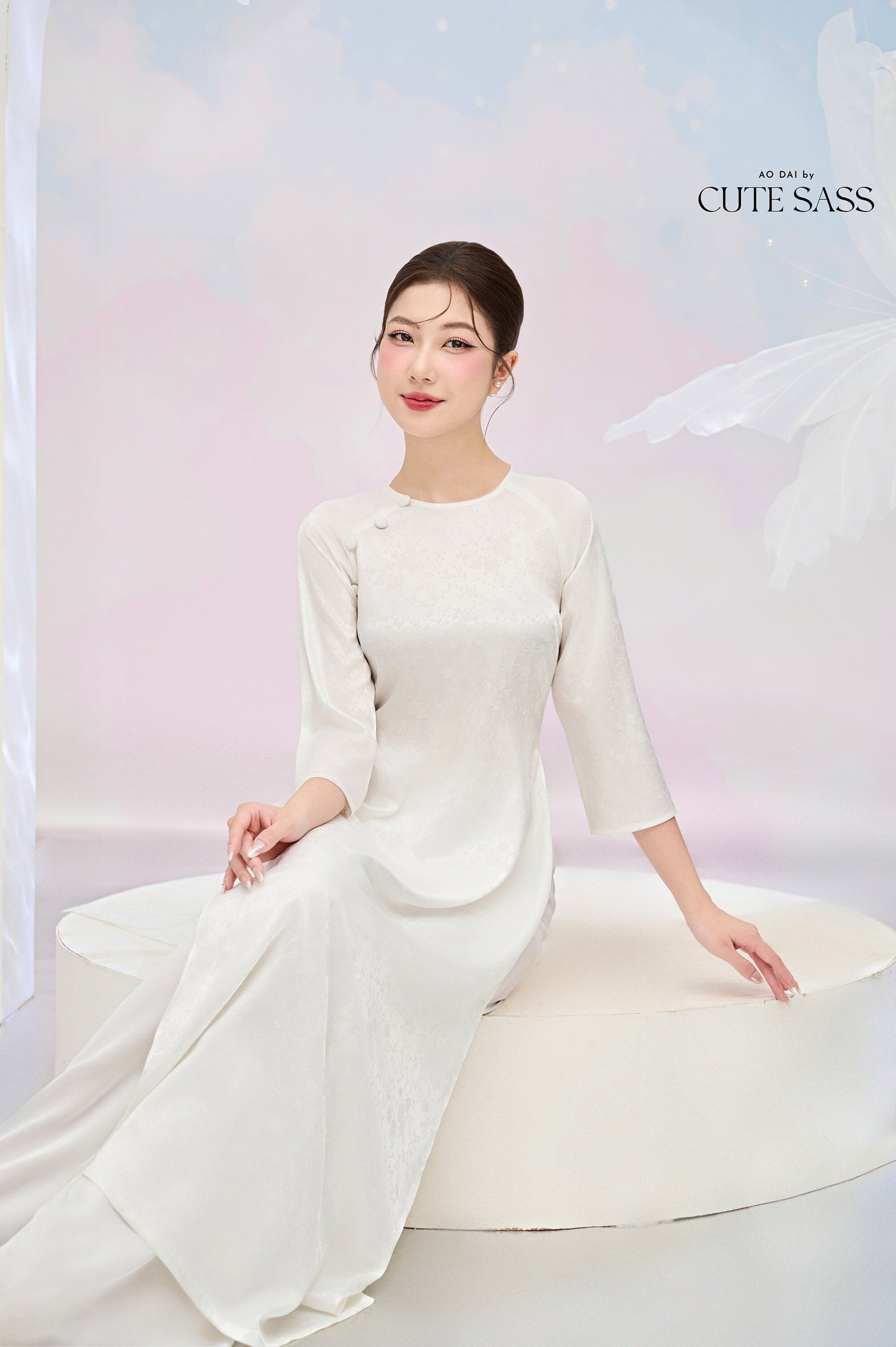 Tinh Kỳ - White Round Collar Ao Dai Set |Pre-made Traditional Vietnamese Ao Dai|Ao Dai with Pants|Graduaion