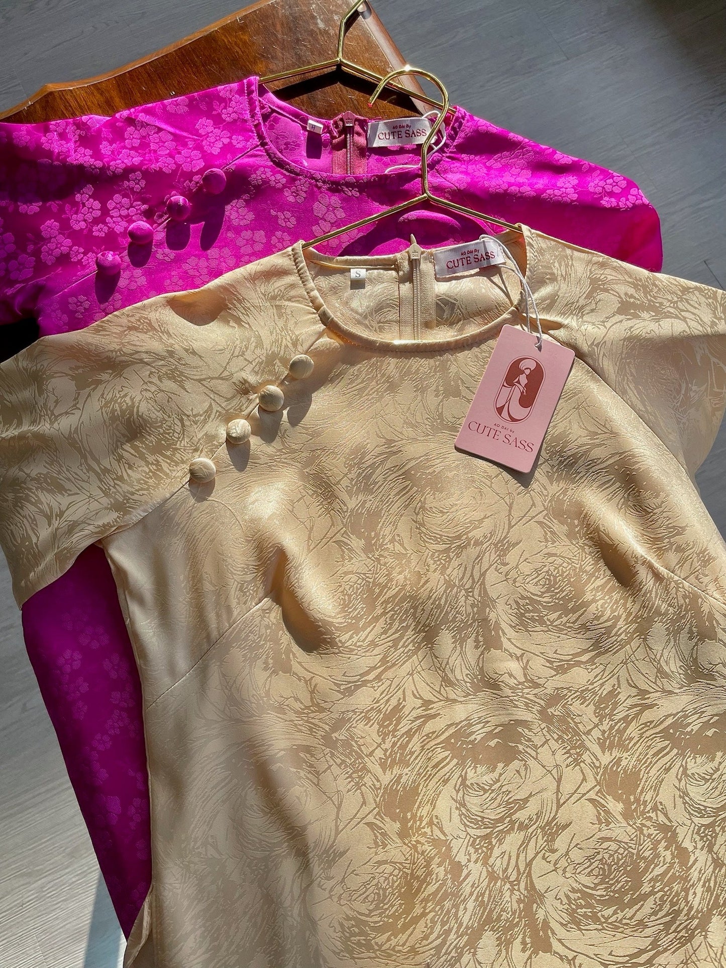 Shifted Purple and Pink Rose Gam Ao Dai