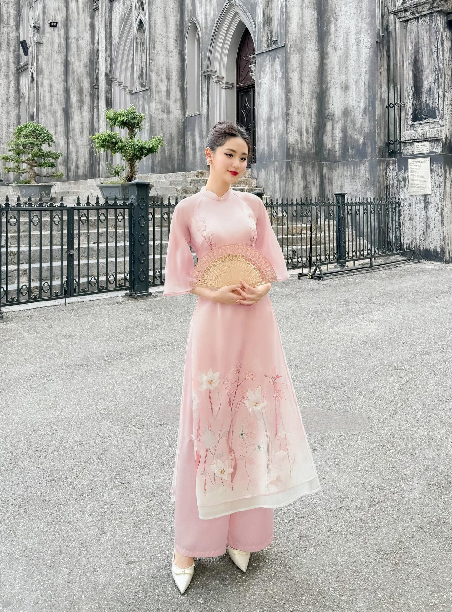 Light Pink Embroidery Butterfly Ao Dai Set |Pre-made Modernized Vietnamese Ao Dai | Women Ao Dai with Pants | Lunar New Year|8B