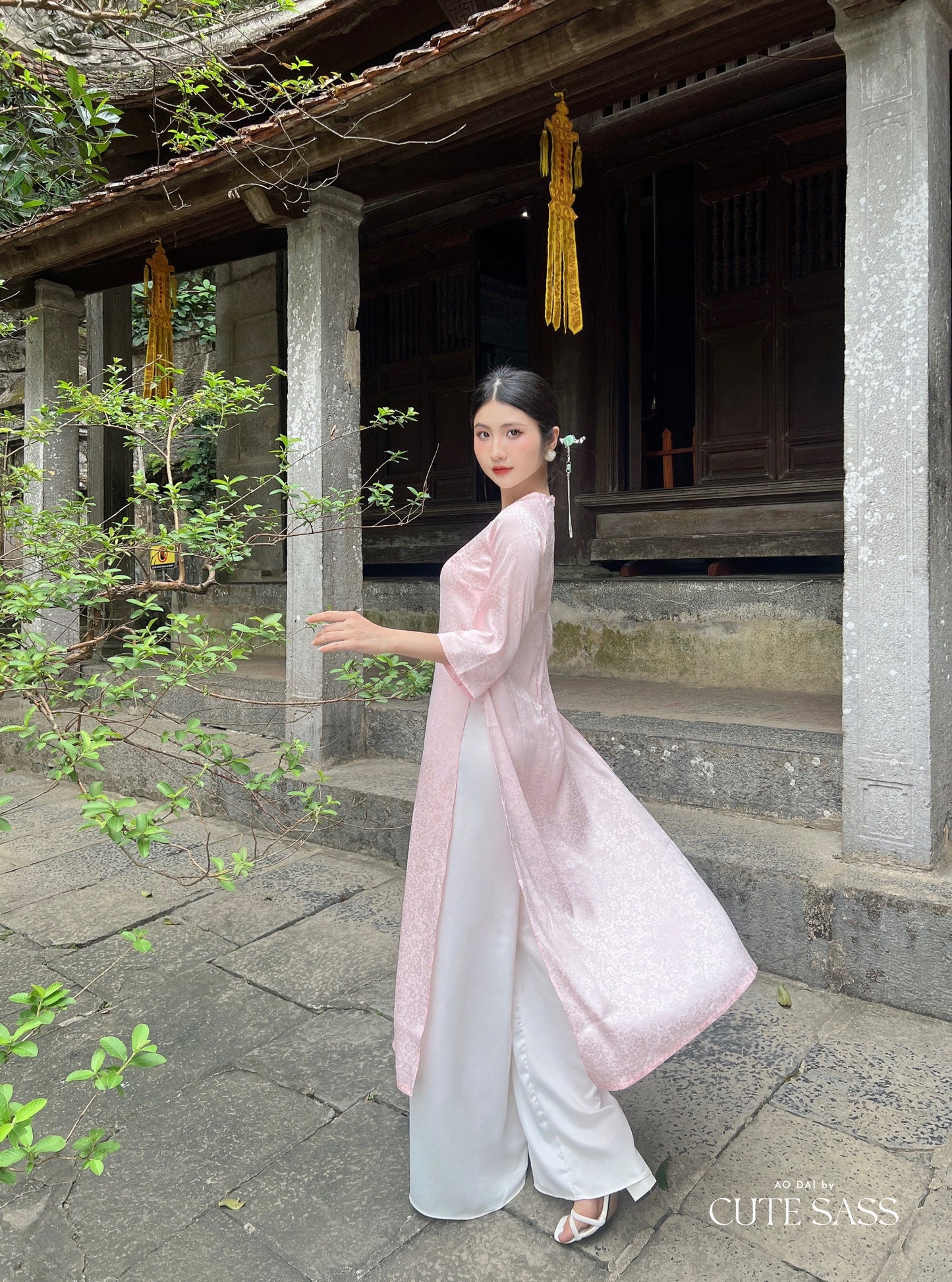 Light Pink Gam Ao Dai Top Only, NO PANTS | Pre-made Vietnamese Ao Dai| Women Ao Dai | Lunar New Year| Ao Dai Truyen Thong|10B