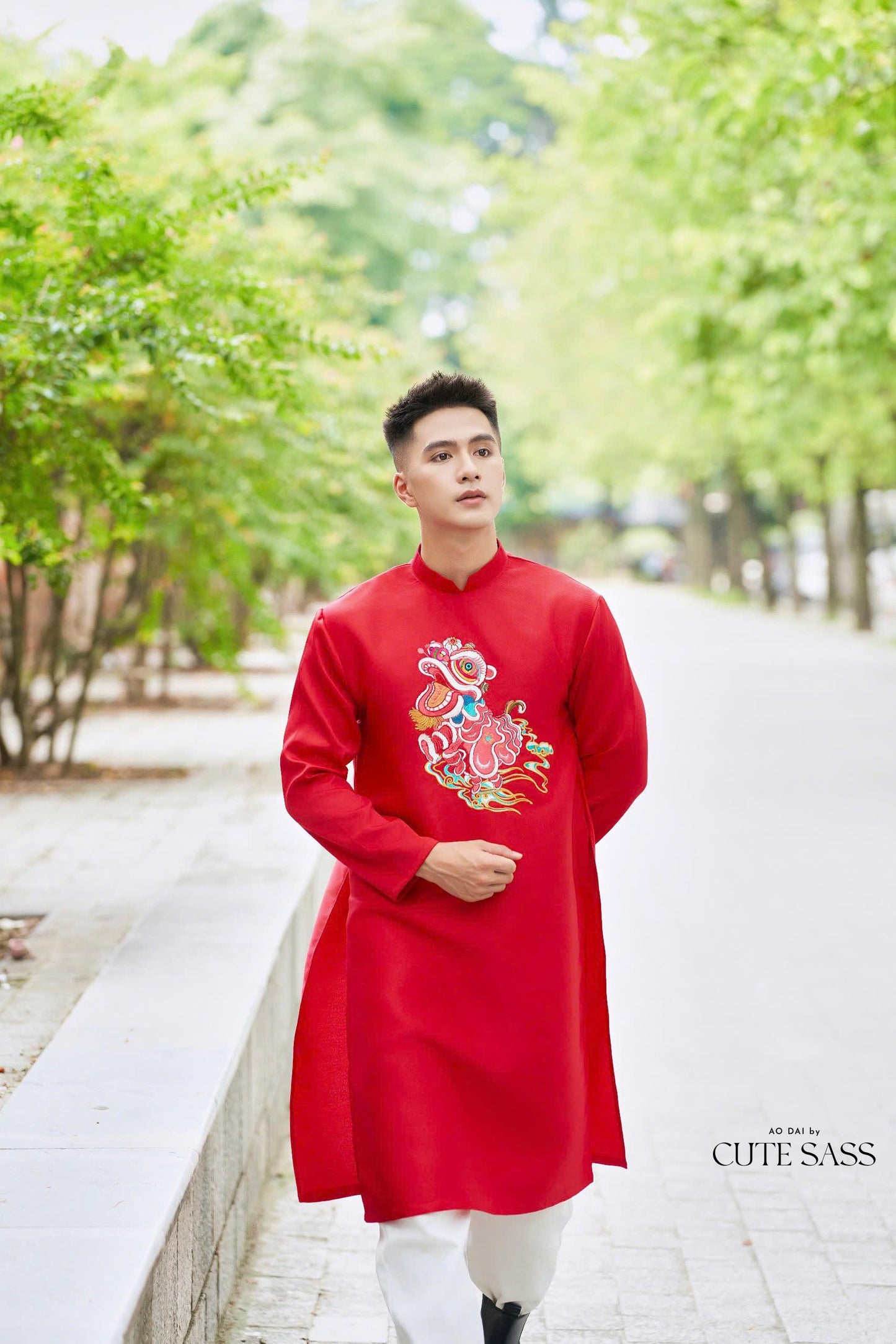 Red Embroidery Lan Ao Dai Top| Pre-made Traditional Vietnamese Ao Dai| Lunar New Year | Ao Dai for Dad, Boy | Ao Dai Tet|