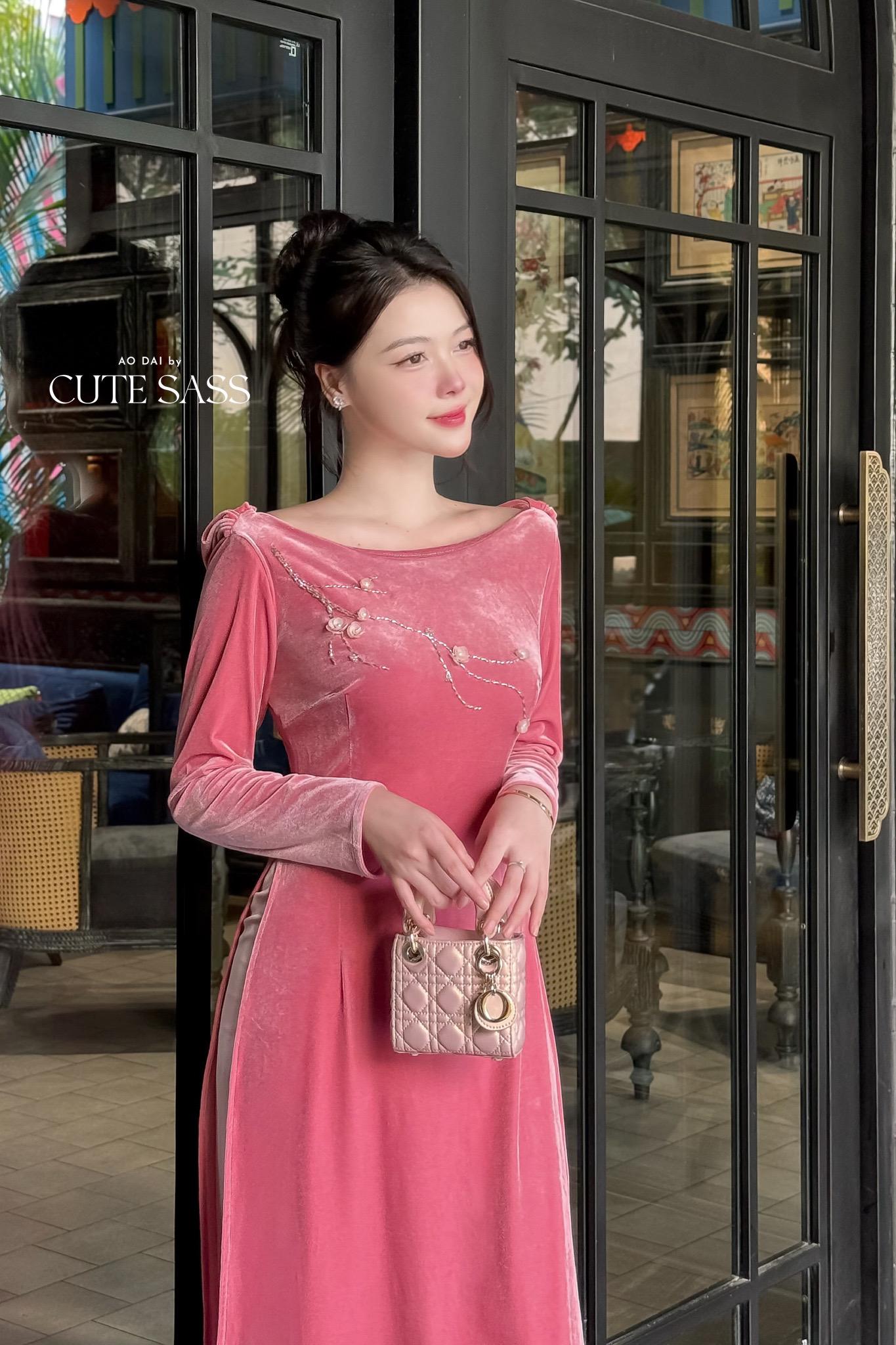 Huyen Mi - Pink Velvet Boat Neckline Ao Dai Set |Pre-made Traditional Vietnamese Women Ao Dai with Pants | Lunar New Year|Ao Dai Cach Tan