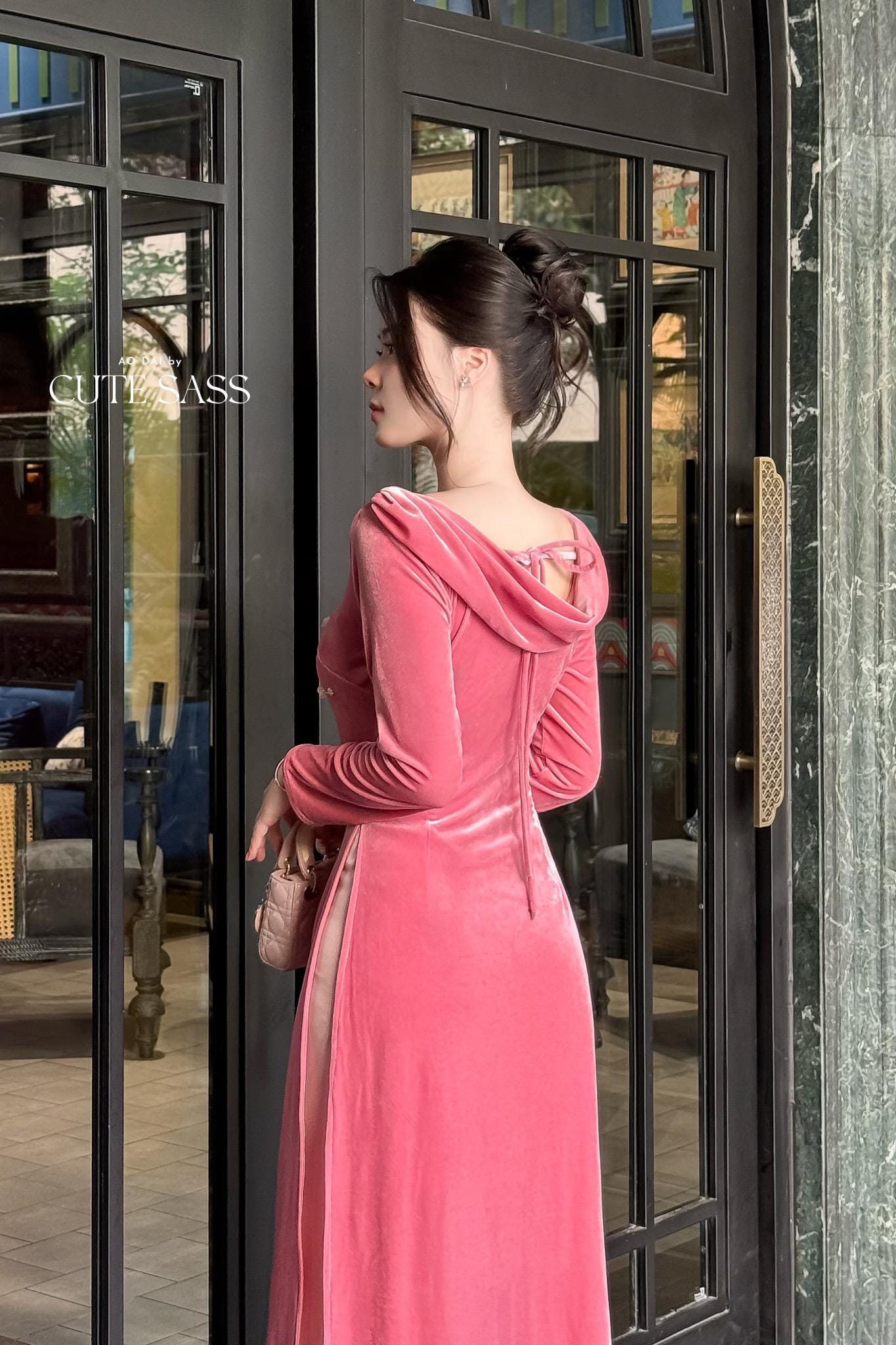 Huyen Mi - Pink Velvet Boat Neckline Ao Dai Set |Pre-made Traditional Vietnamese Women Ao Dai with Pants | Lunar New Year|Ao Dai Cach Tan