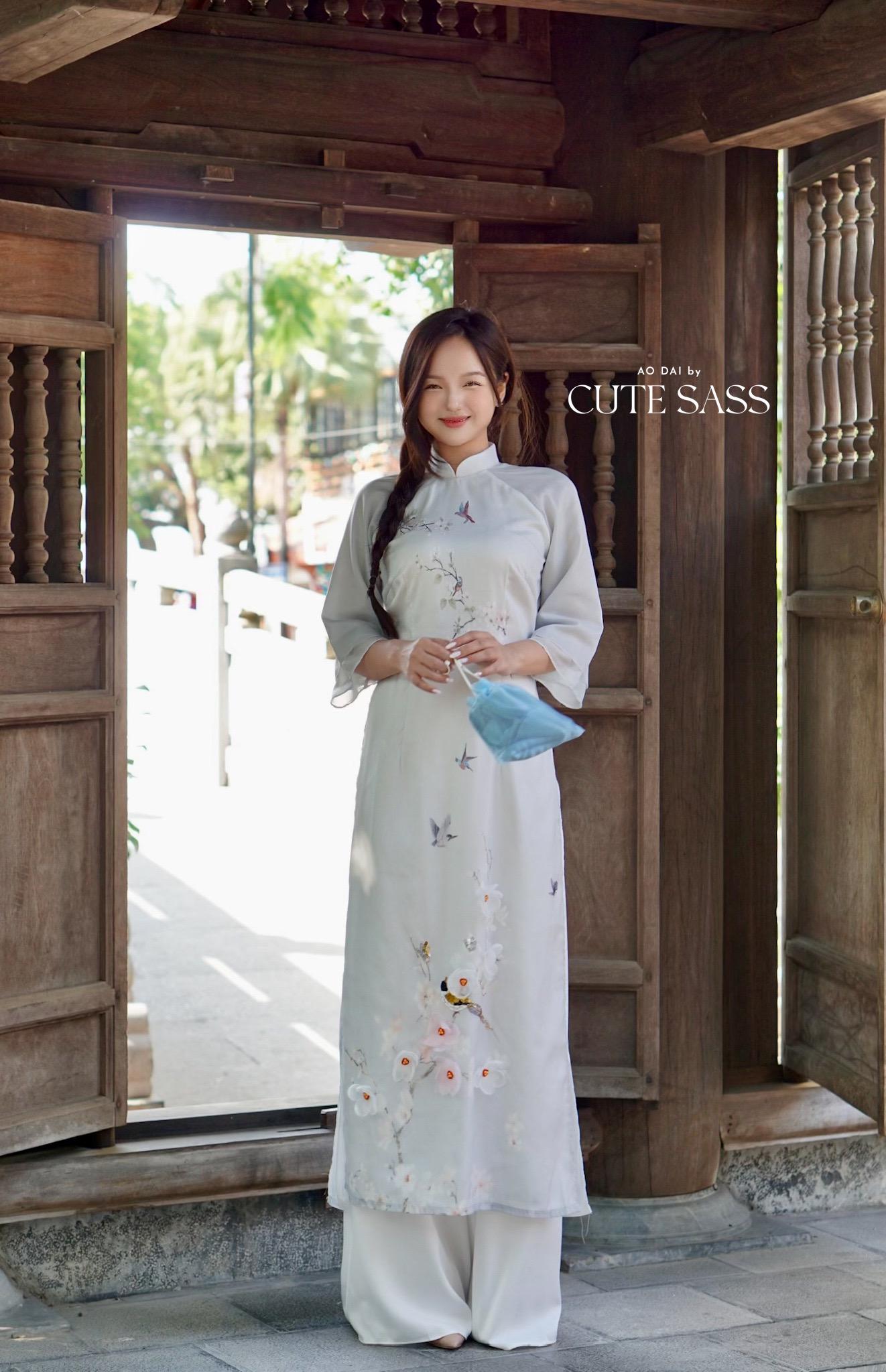 Yen Oanh - Ash Blue Sparkle Garden Butterflies Dai Set 23A|Pre-made Traditional Vietnamese Women Ao Dai with Pants|Lunar New Year|