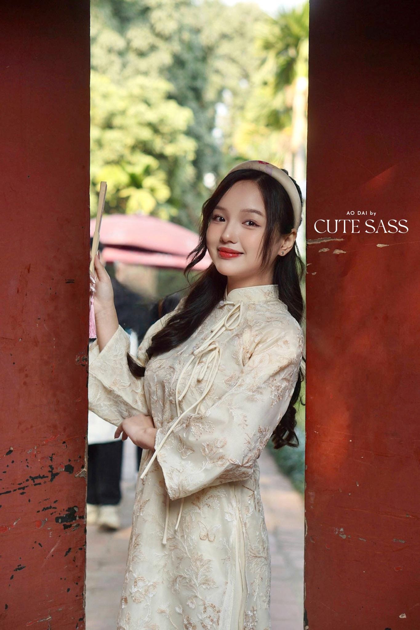 Shifted Cream Embroidery Butterflies Bows Ao Dai Set |Pre-made Vietnamese Women Ao Dai with Pants | Lunar New Year|Ao Dai Cach Tan