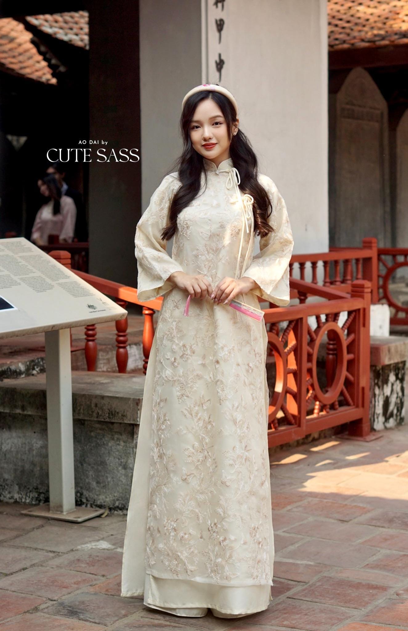 Shifted Cream Embroidery Butterflies Bows Ao Dai Set |Pre-made Vietnamese Women Ao Dai with Pants | Lunar New Year|Ao Dai Cach Tan