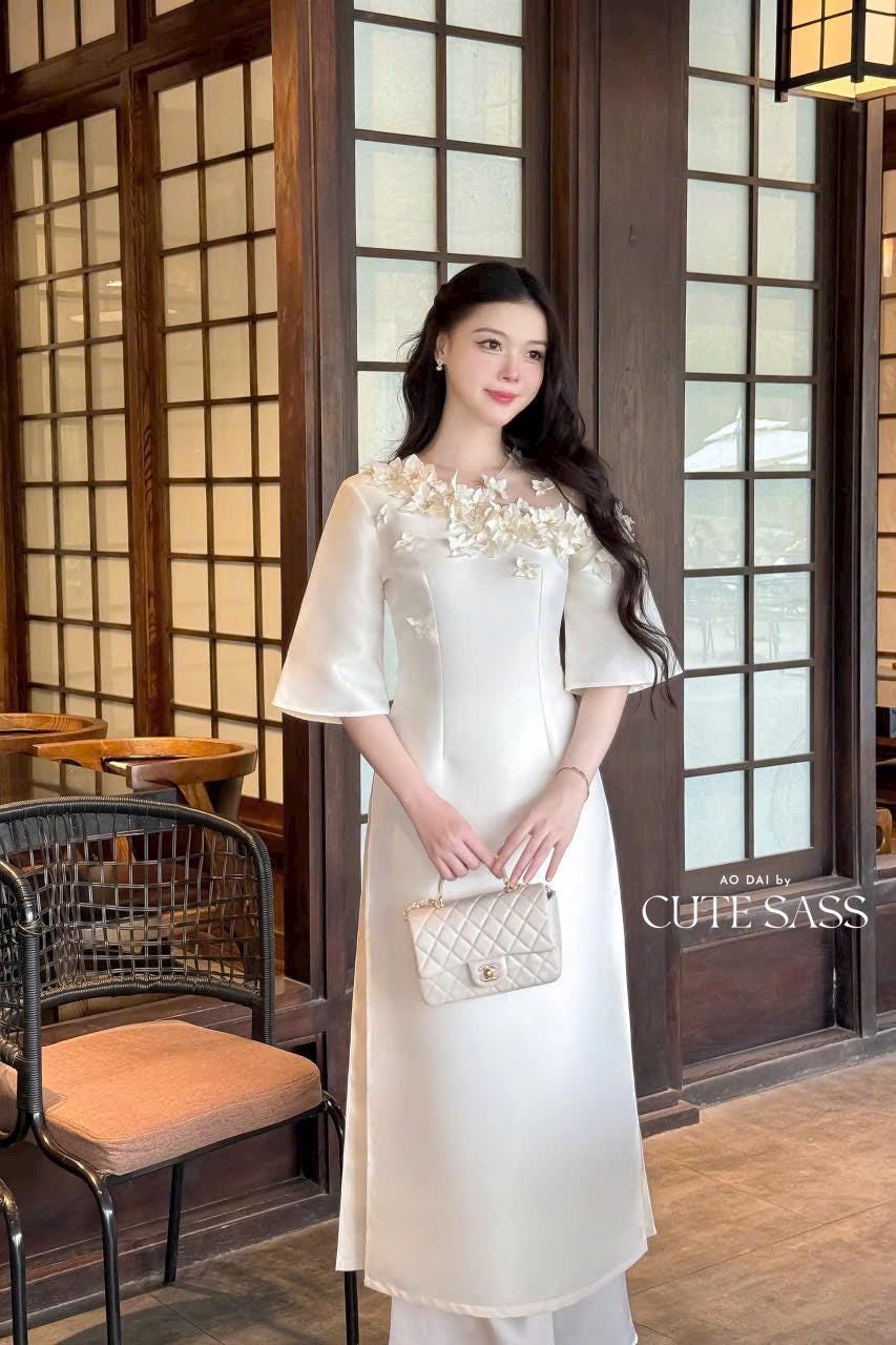 White 3D Flowers with Mesh Neckline Ao Dai Top Only, No Pant 30C|Pre-made Modernized Vietnamese Ao Dai| Pastel Ao Dai| Lunar New Year| AoDaibyCuteSass
