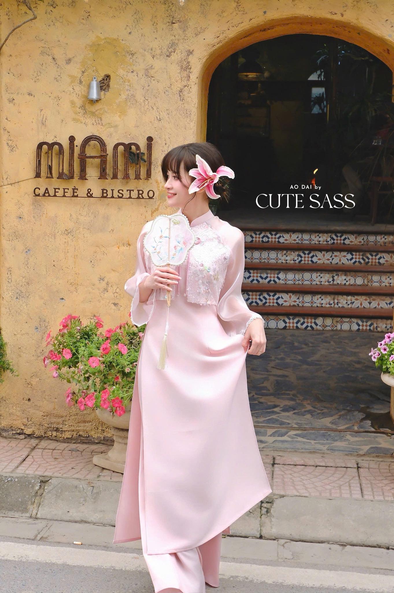 Pink Sparkle Cape Ao Dai Set 6D |Pre-made Vietnamese Women Ao Dai with Pants | Lunar New Year|Ao Dai Cach Tan AoDaibyCuteSass