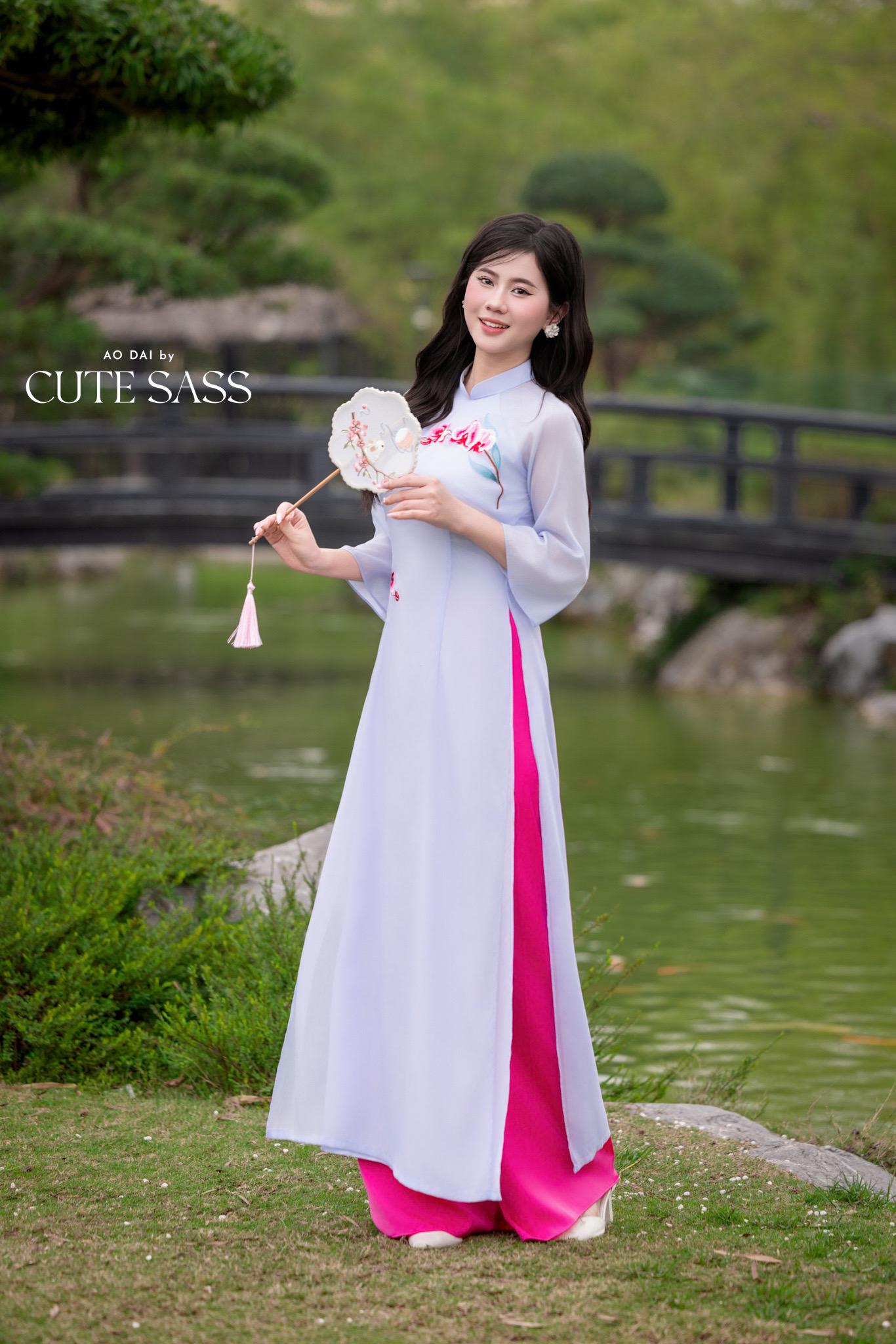 Light Purple Embroidery Orchids Dai Set 33A| Pre-made Traditional Vietnamese Ao Dai | Women Ao Dai with Pants | Lunar New Year| AoDaibyCuteSass