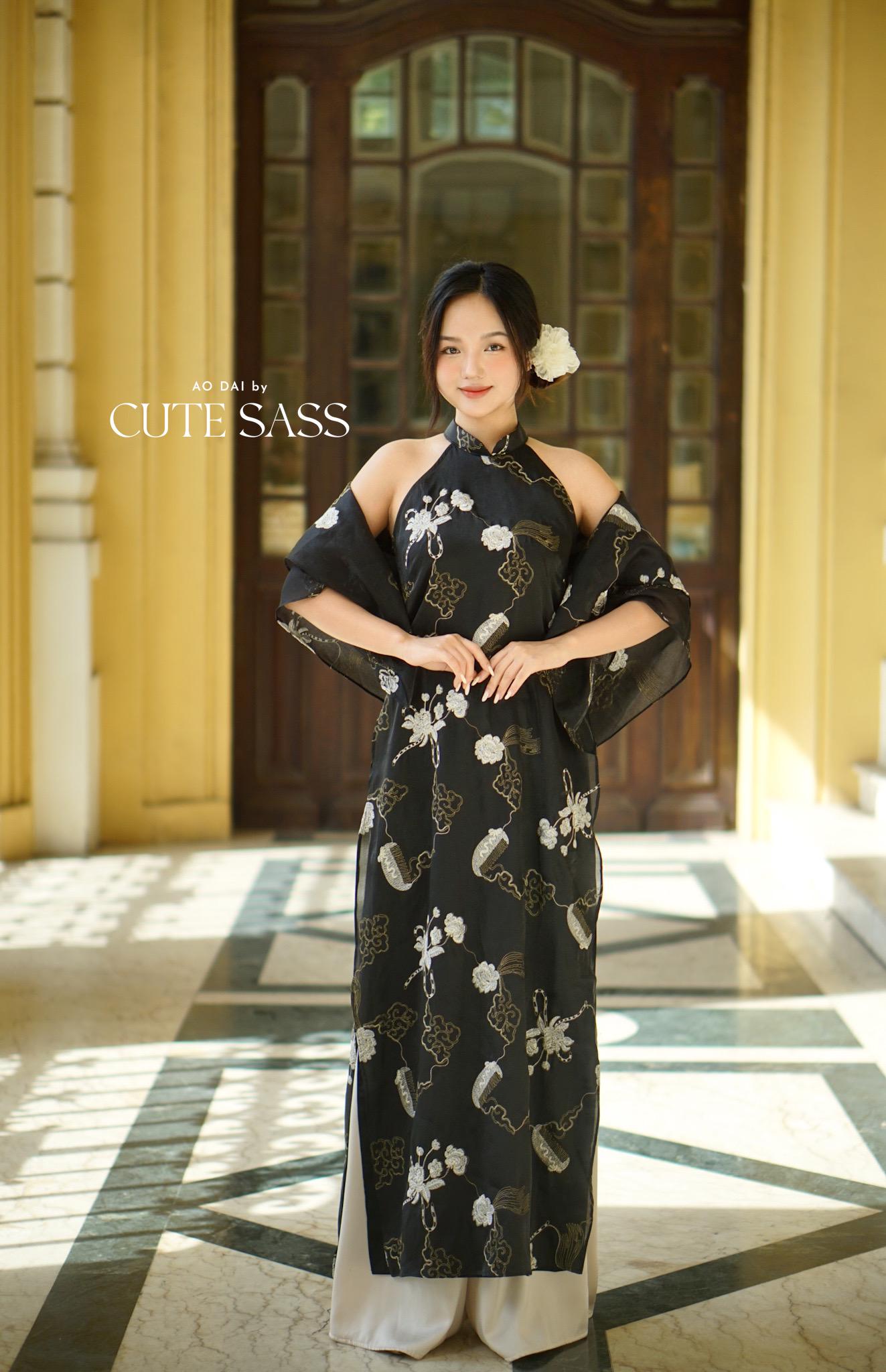 Yen - Black/Gold Eclipse Yem-Inspired Ao Dai Top Only, No Pants| Pre-made Modernized Vietnamese Sleeveless Ao Dai| Lunar New Year| AoDaibyCuteSass